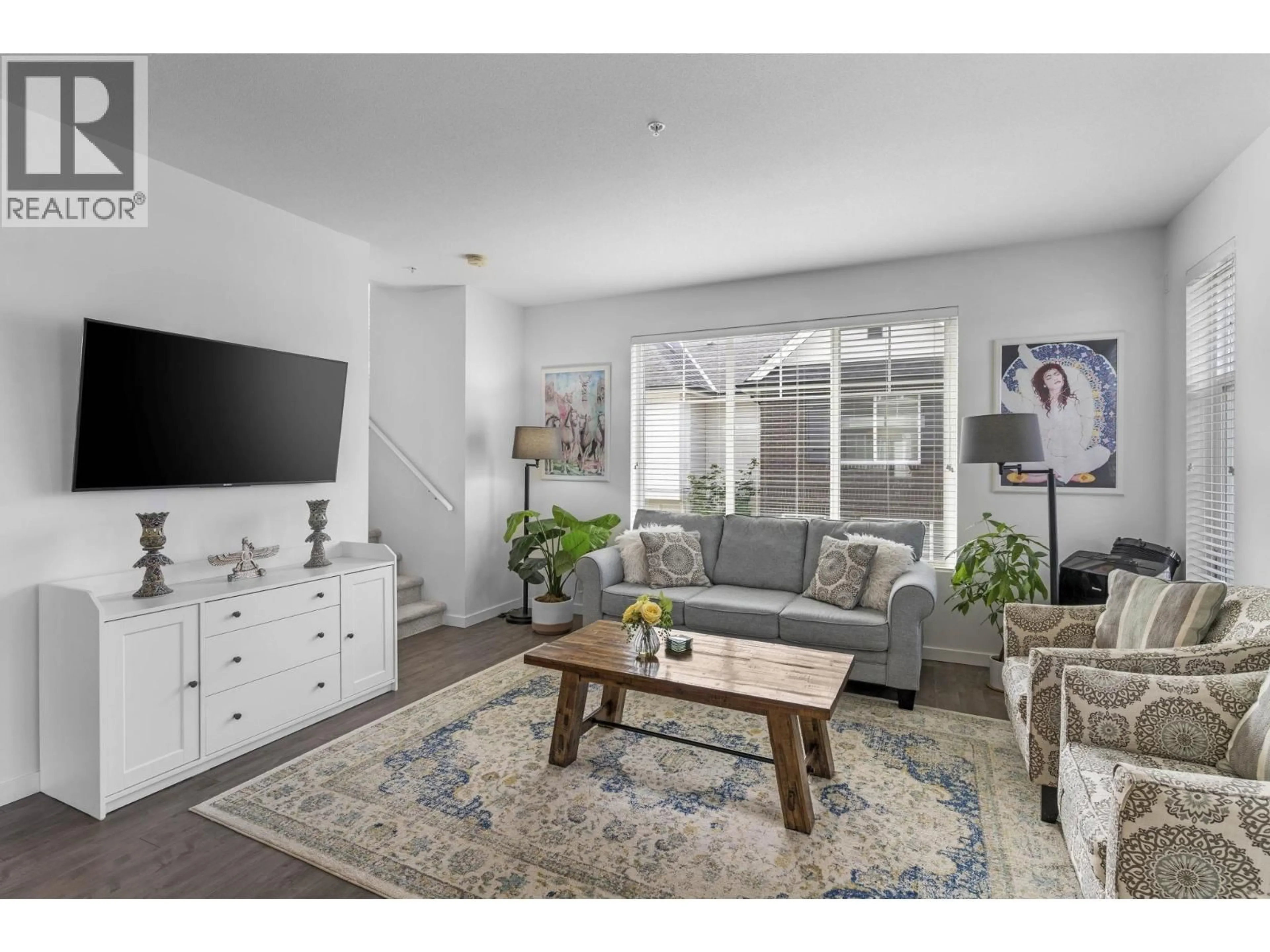 Living room with furniture, unknown for 9 - 11272 240TH STREET, Maple Ridge British Columbia V2W0J8