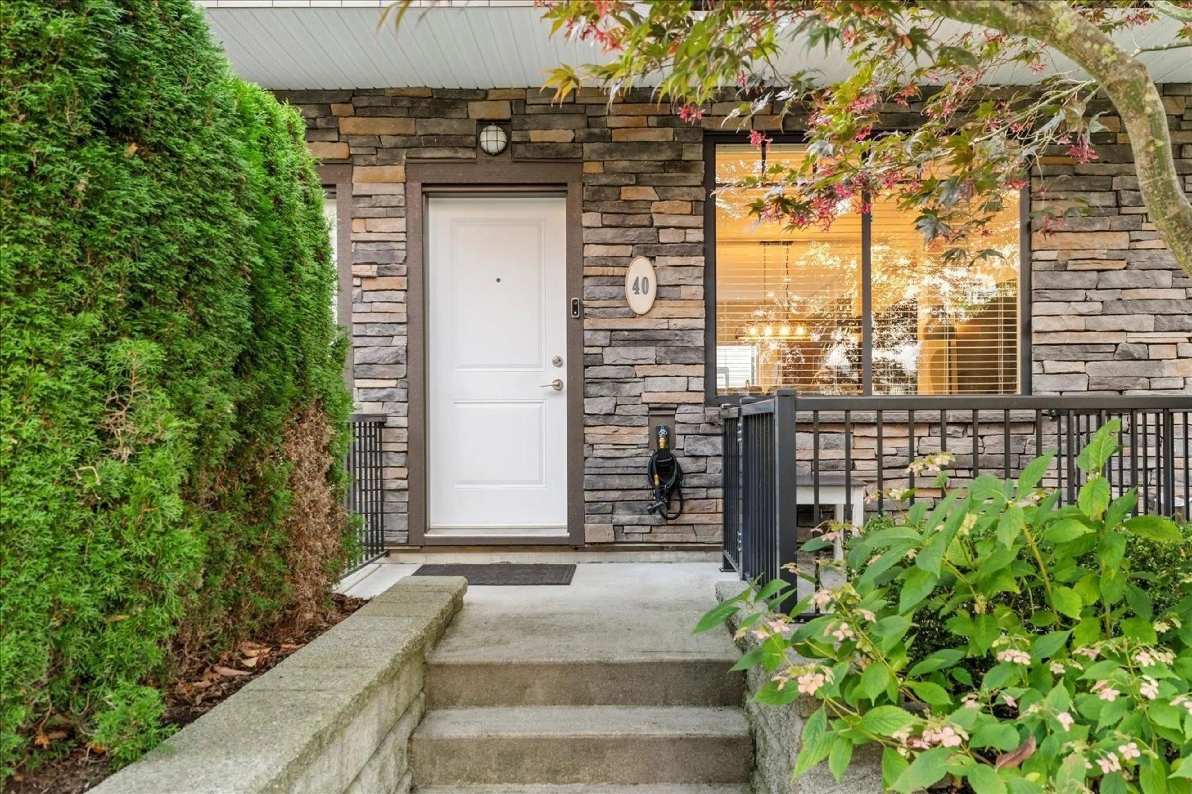 Indoor entryway for 40 - 6895 188, Surrey British Columbia V4N6M3