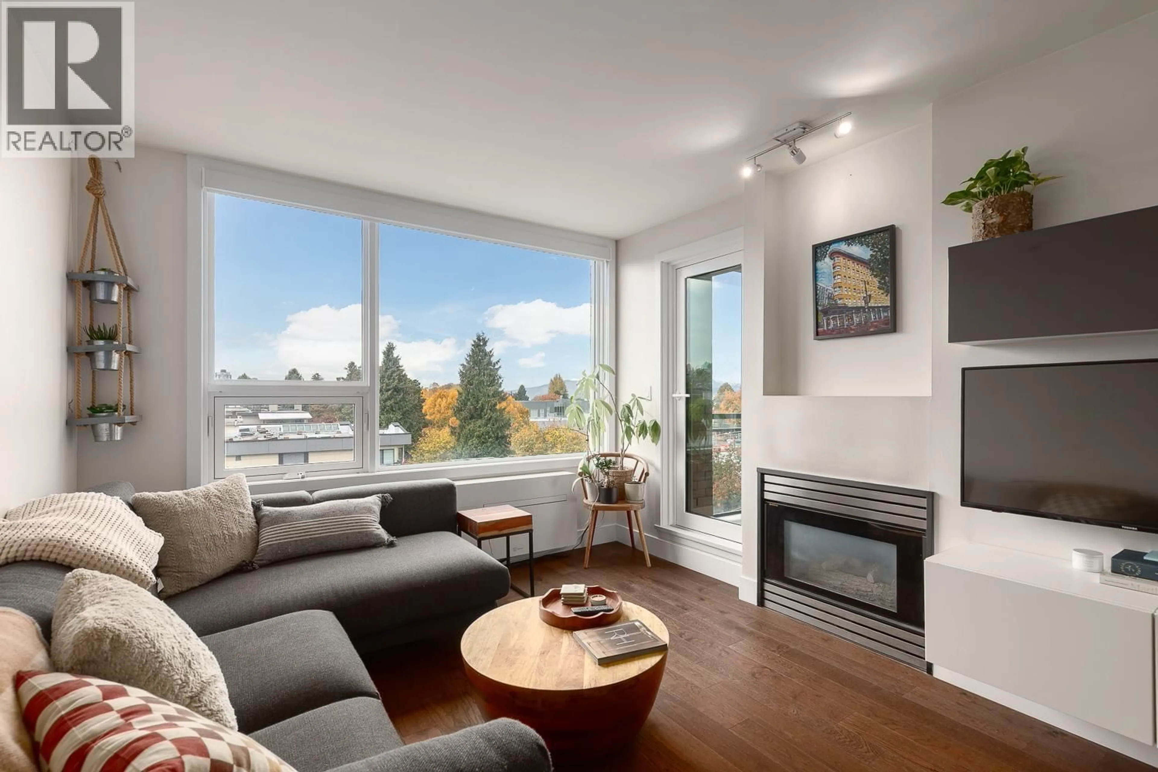 Living room with furniture, unknown for 507 - 1888 YORK AVENUE, Vancouver British Columbia V6J5H8