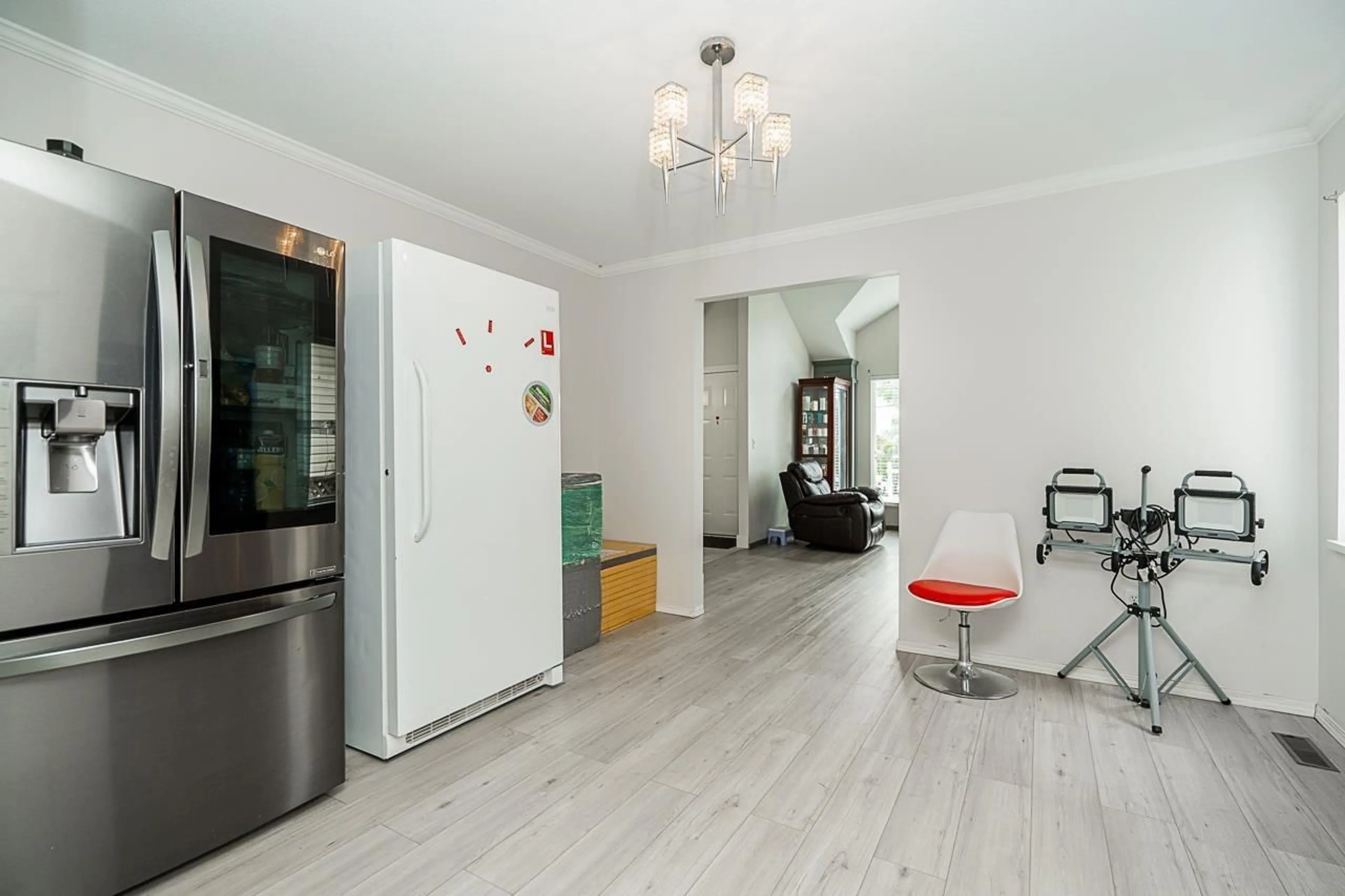 Unknown for 16089 80, Surrey British Columbia V4N0X1