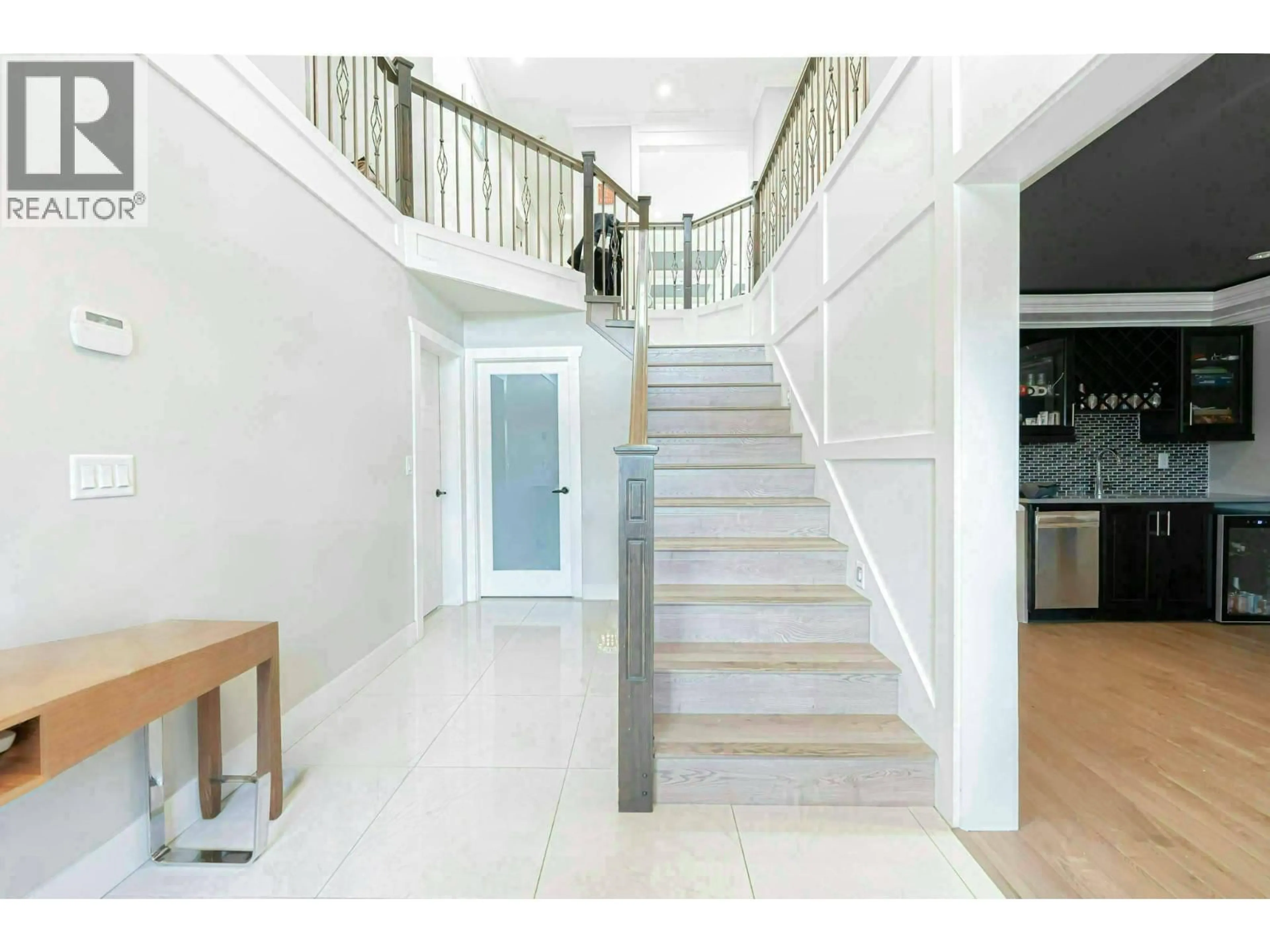 Unknown for 520 EWEN AVENUE, New Westminster British Columbia V3M5B1