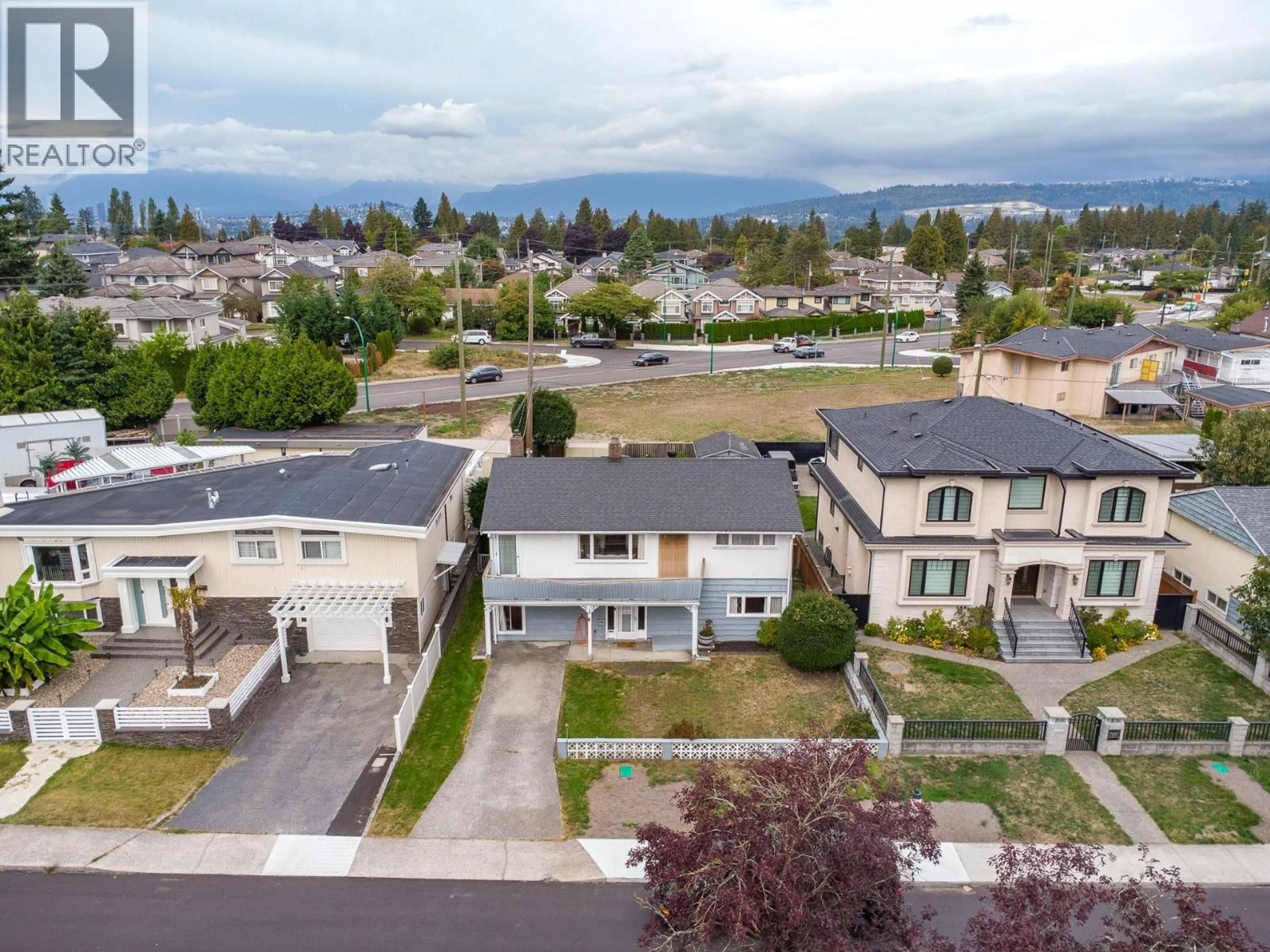 A pic from outside/outdoor area/front of a property/back of a property/a pic from drone, mountain view for 6995 MCBRIDE STREET, Burnaby British Columbia V5E1R1