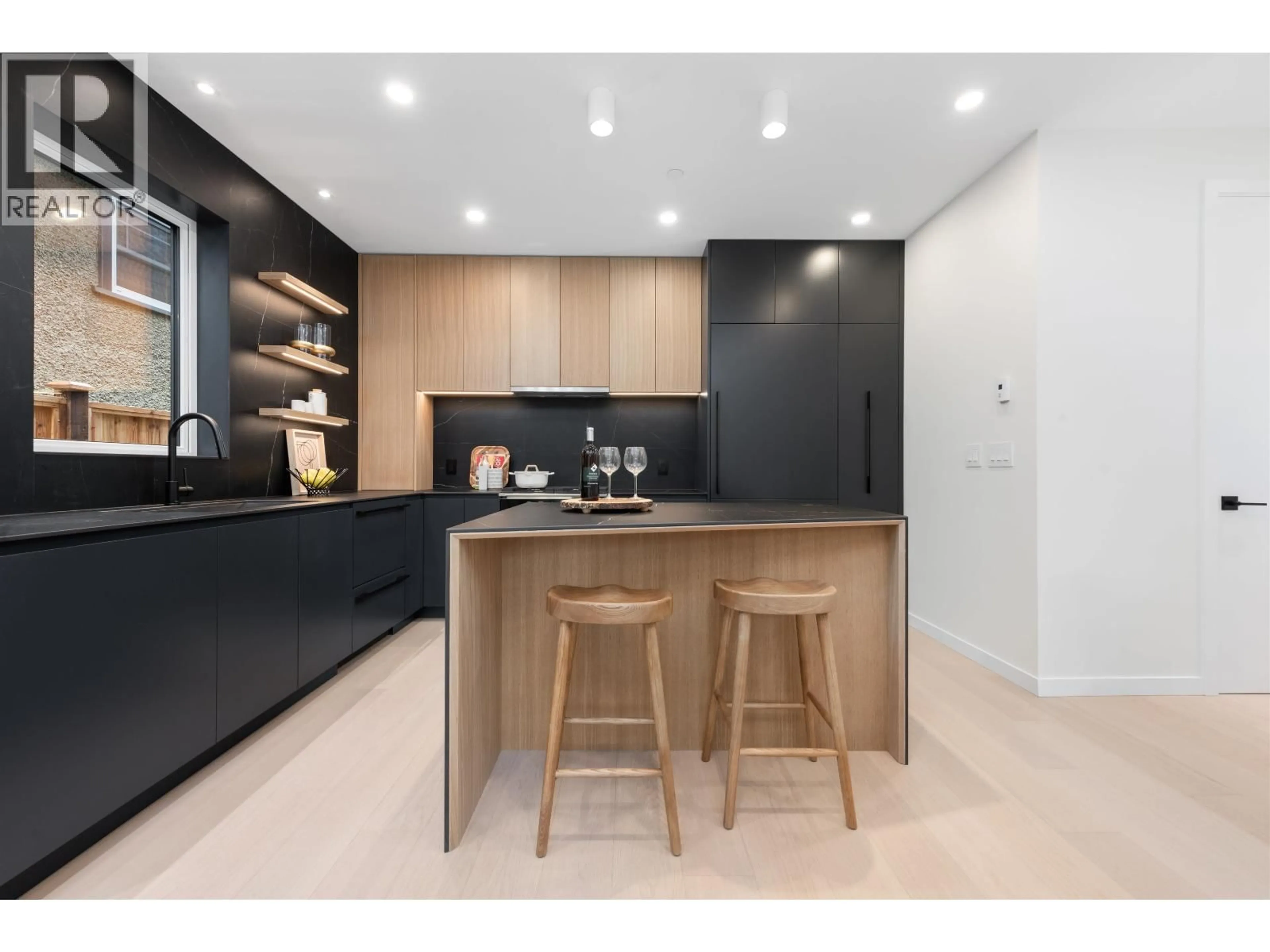 Contemporary kitchen, unknown for 1 - 2764 14TH AVENUE, Vancouver British Columbia V6K2X2