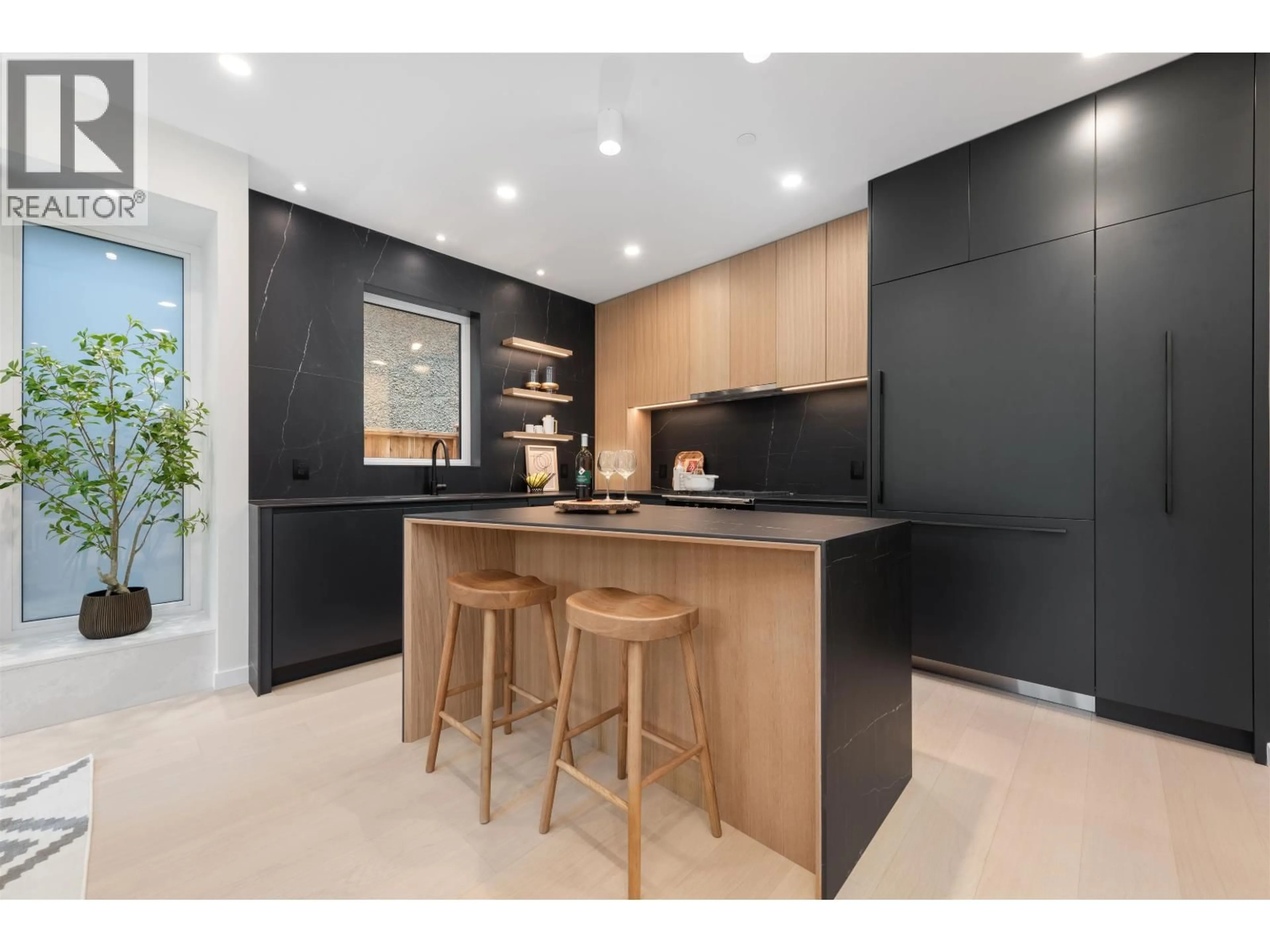 Contemporary kitchen, unknown for 2 - 2764 14TH AVENUE, Vancouver British Columbia V6K2X2