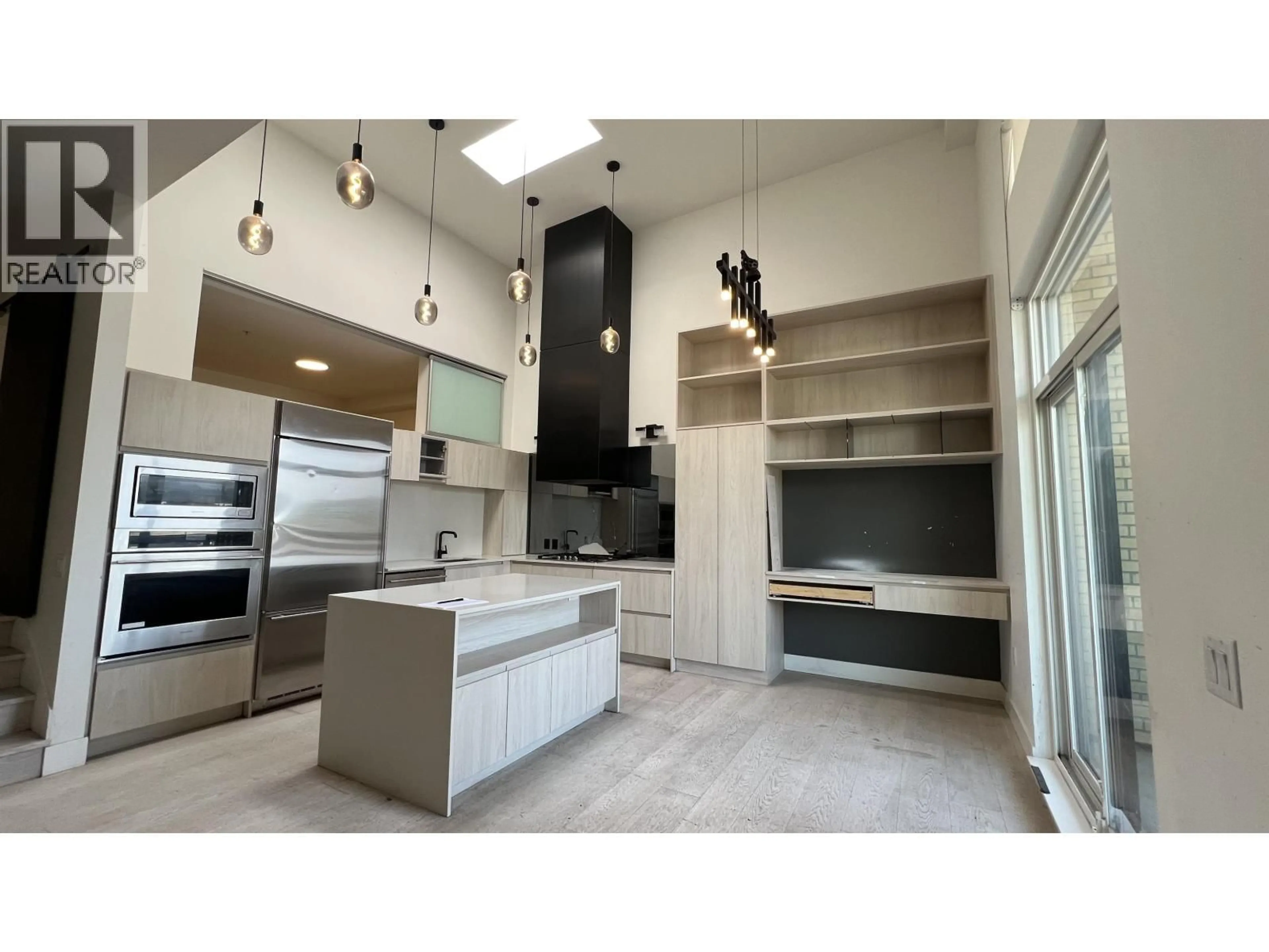 Contemporary kitchen, ceramic/tile floor for 401 - 300 SALTER STREET, New Westminster British Columbia V3M0L9