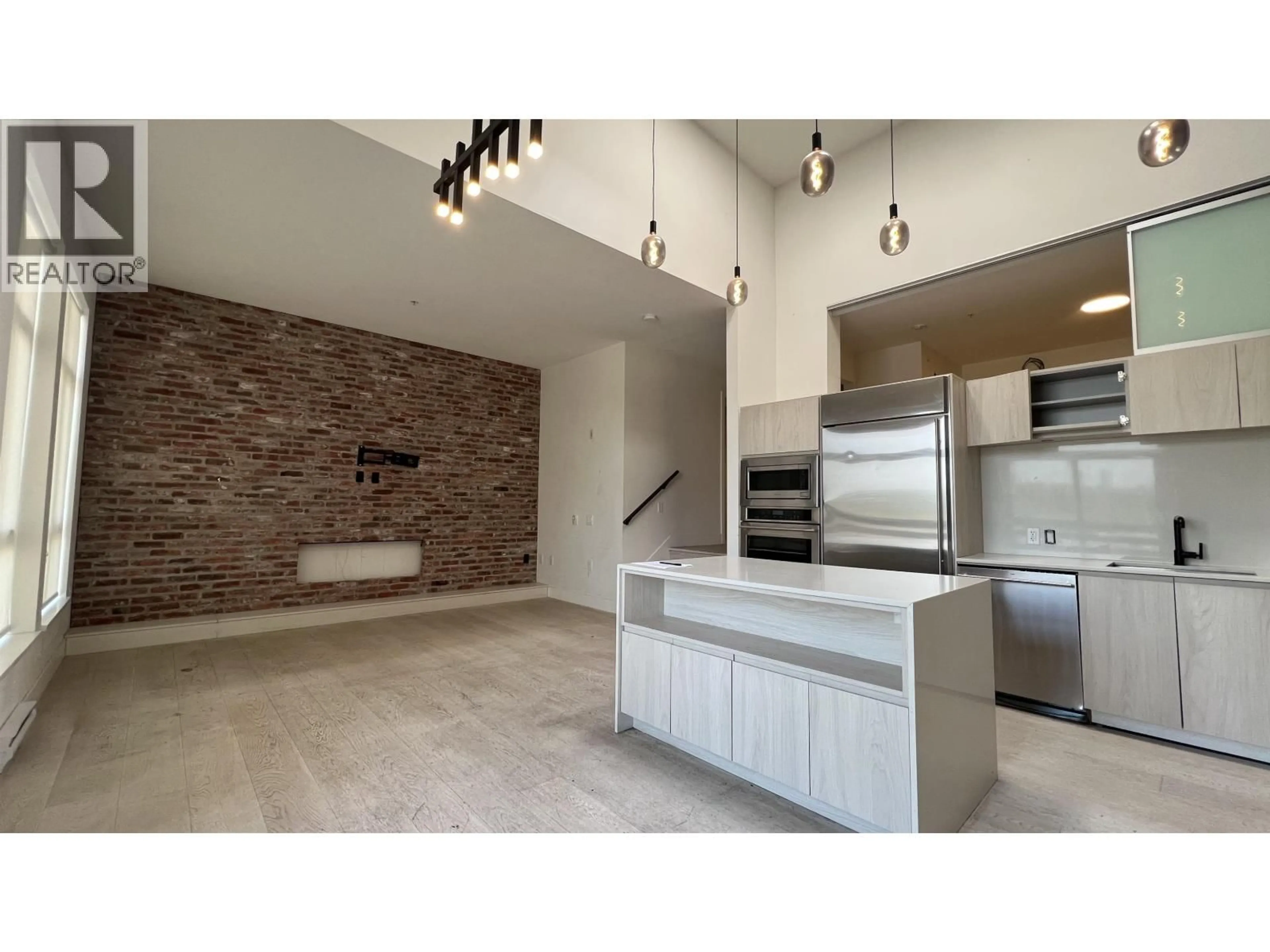 Open concept kitchen, ceramic/tile floor for 401 - 300 SALTER STREET, New Westminster British Columbia V3M0L9