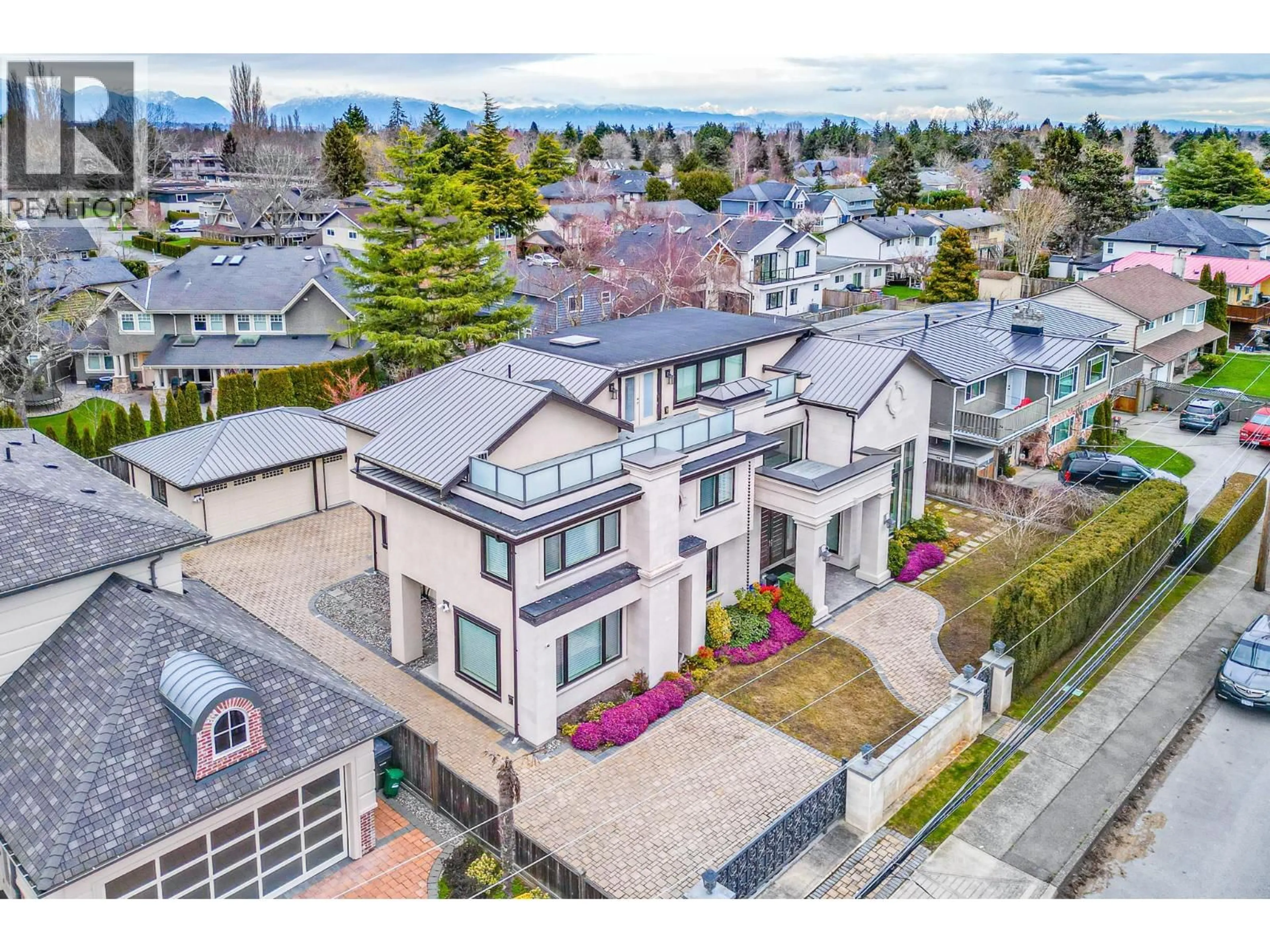 A pic from outside/outdoor area/front of a property/back of a property/a pic from drone, unknown for 3071 STEVESTON HIGHWAY, Richmond British Columbia V7E2J4