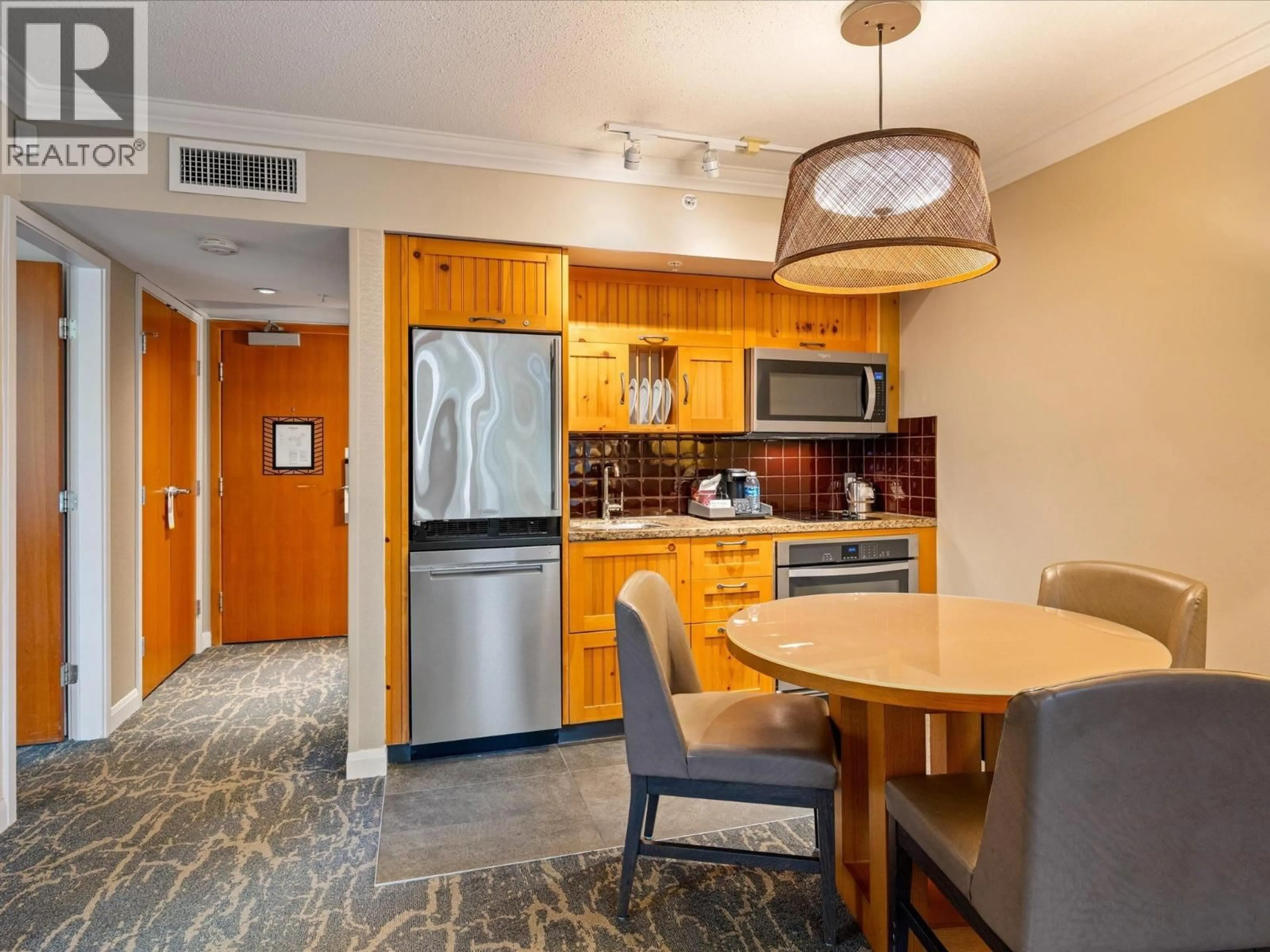 Standard kitchen, unknown for 482 - 4090 WHISTLER WAY, Whistler British Columbia V8E1J3