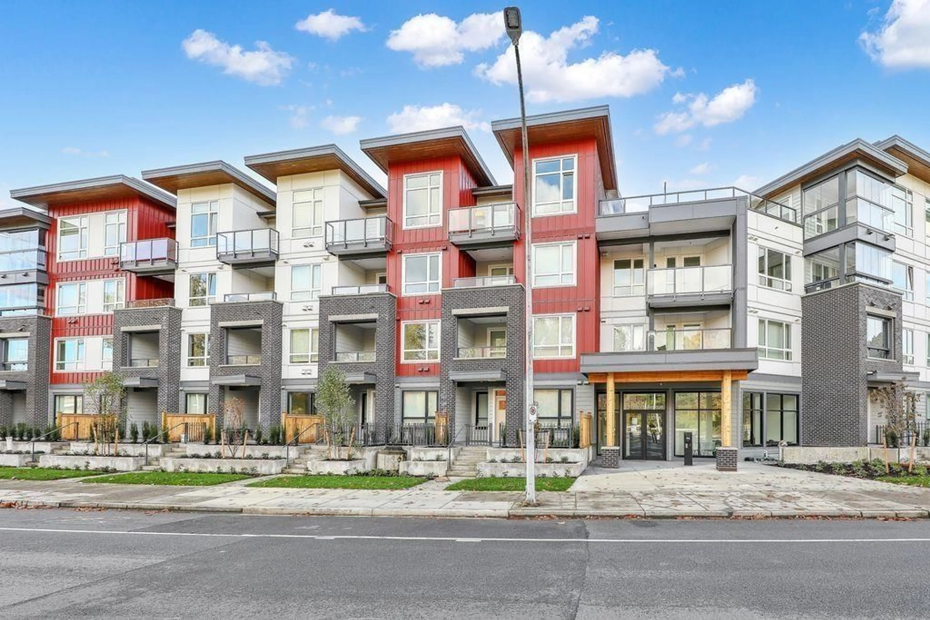 Patio, building for 416 - 13788 76, Surrey British Columbia V3W3V9