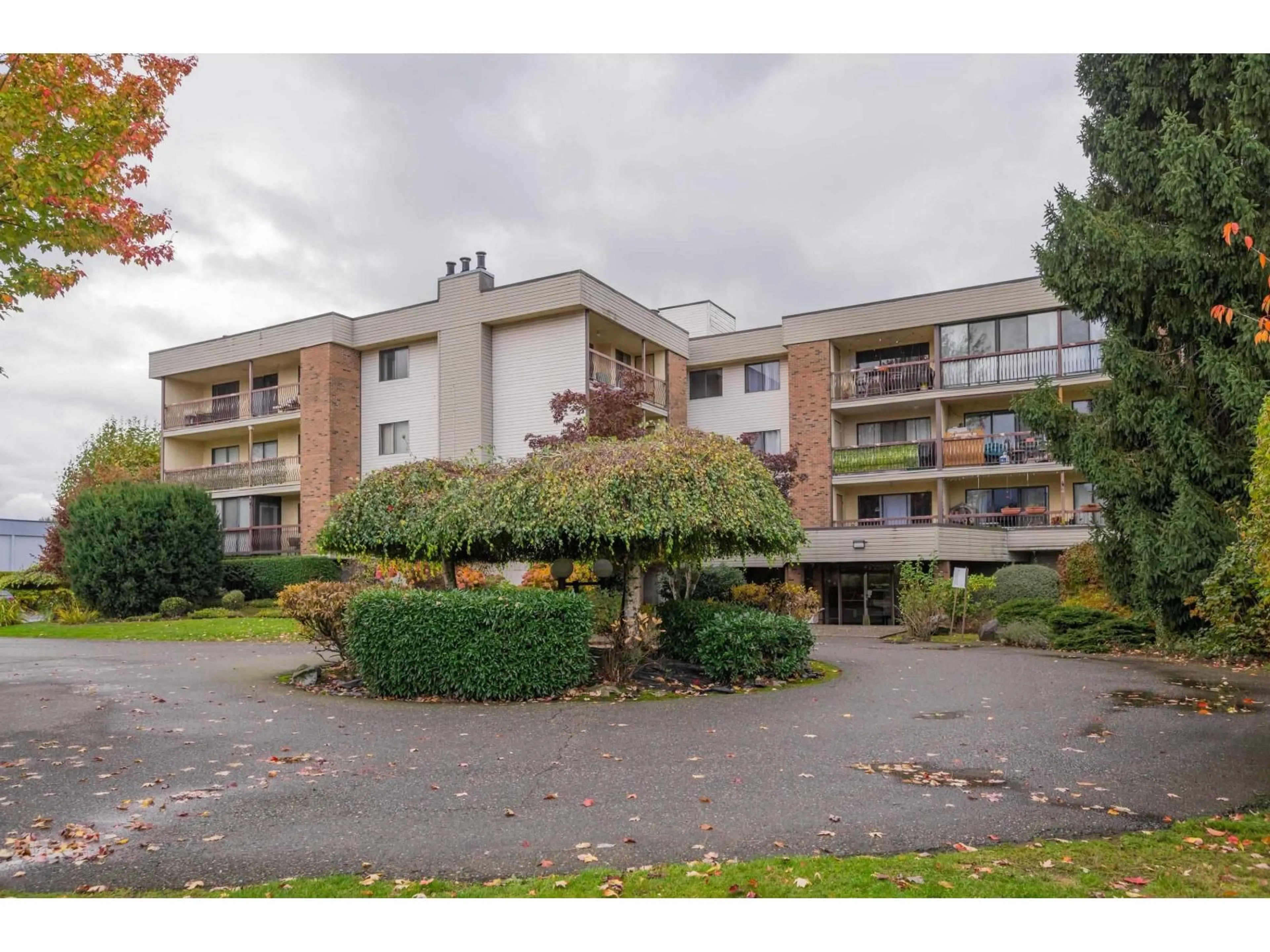 A pic from outside/outdoor area/front of a property/back of a property/a pic from drone, unknown for 1308 - 45650 MCINTOSH DRIVE, Chilliwack British Columbia V2P6Y5