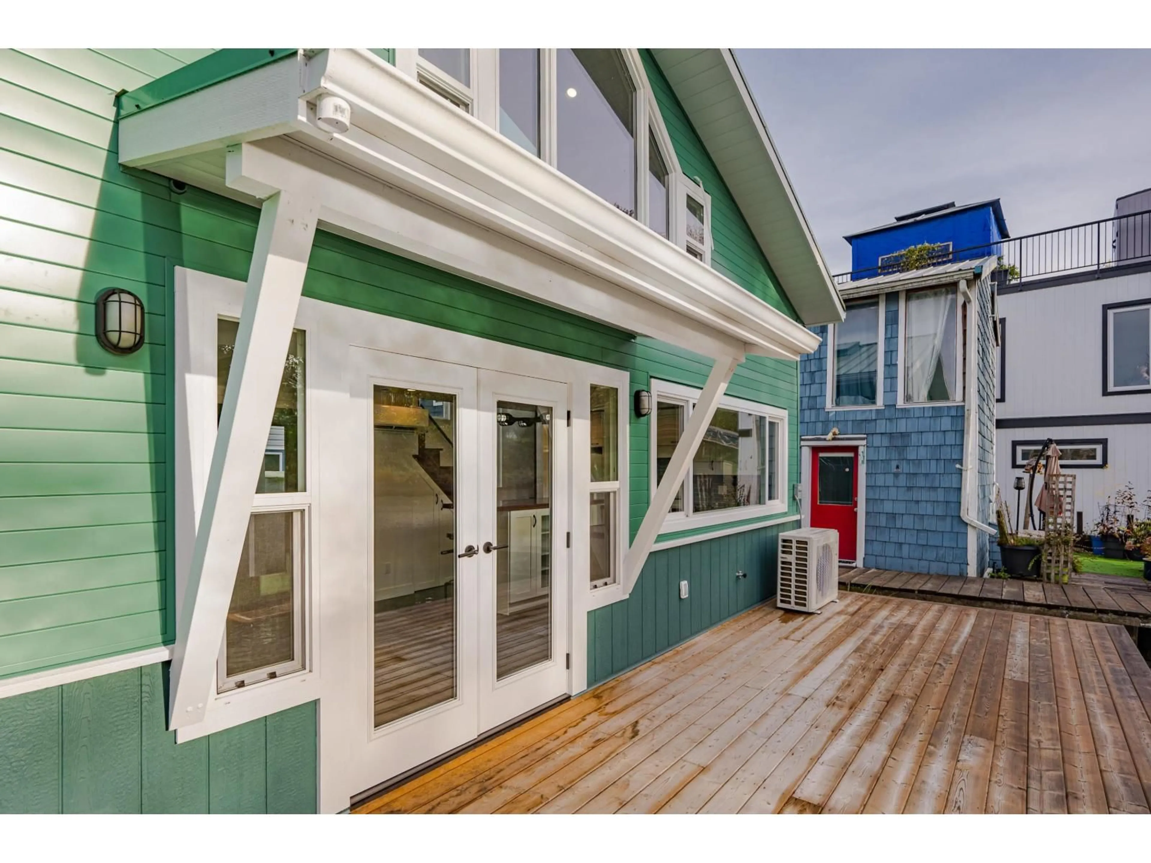 Home with vinyl exterior material, street for 2W - 20837 LOUIE, Langley British Columbia V1M3H7