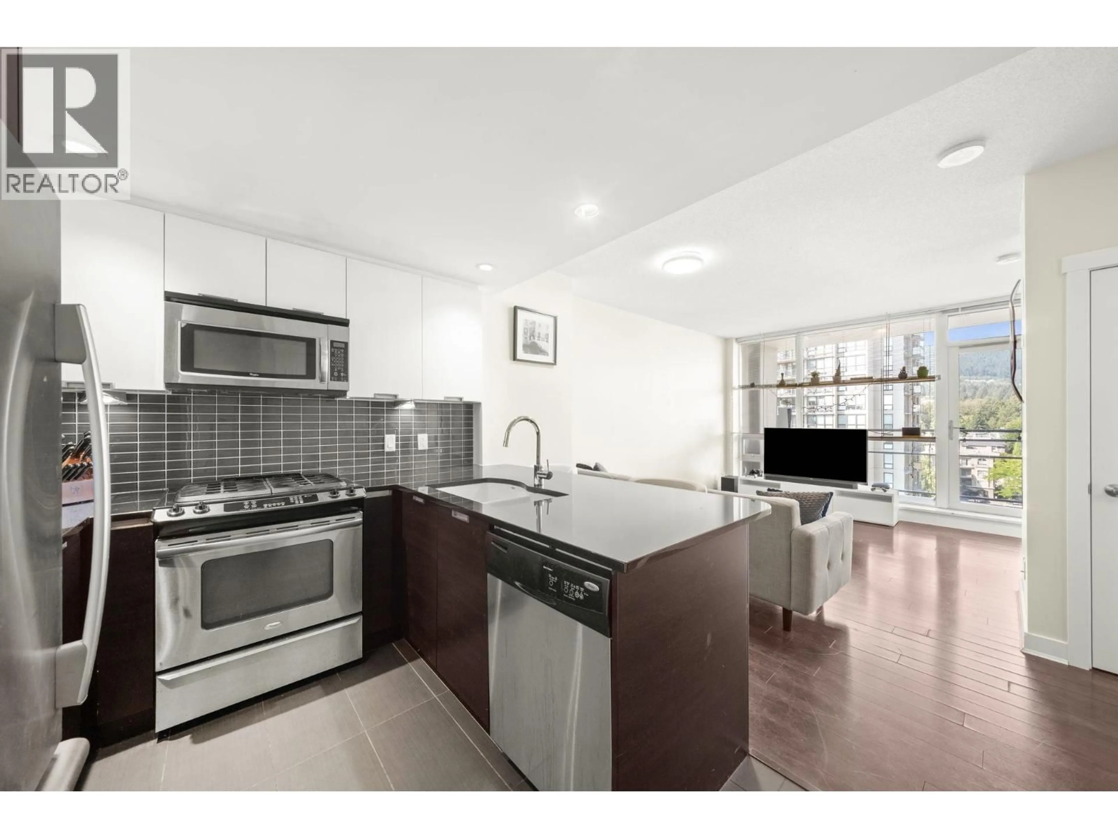 Standard kitchen, unknown for 1004 - 2968 GLEN DRIVE, Coquitlam British Columbia V3B0C4