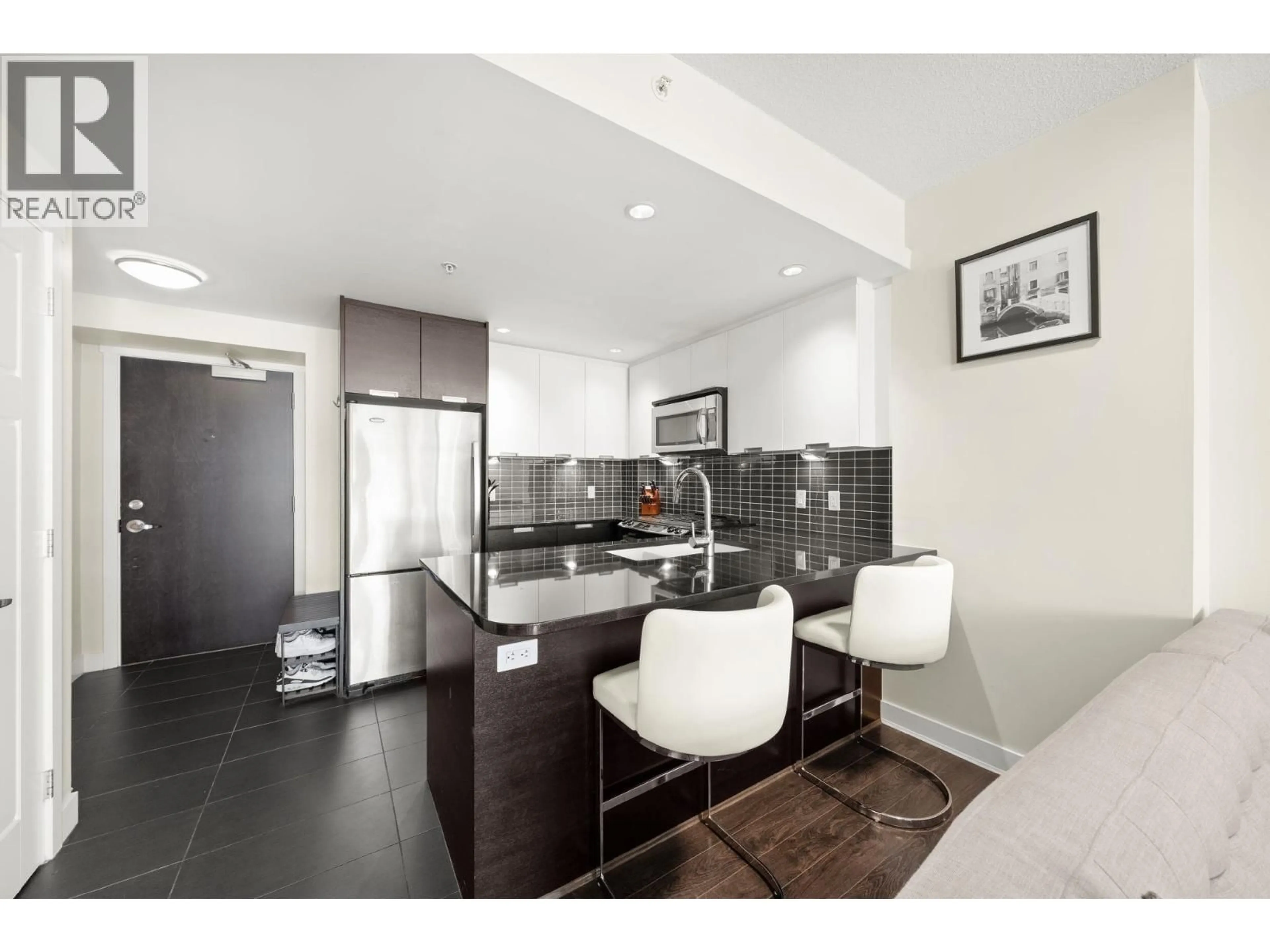 Open concept kitchen, ceramic/tile floor for 1004 - 2968 GLEN DRIVE, Coquitlam British Columbia V3B0C4