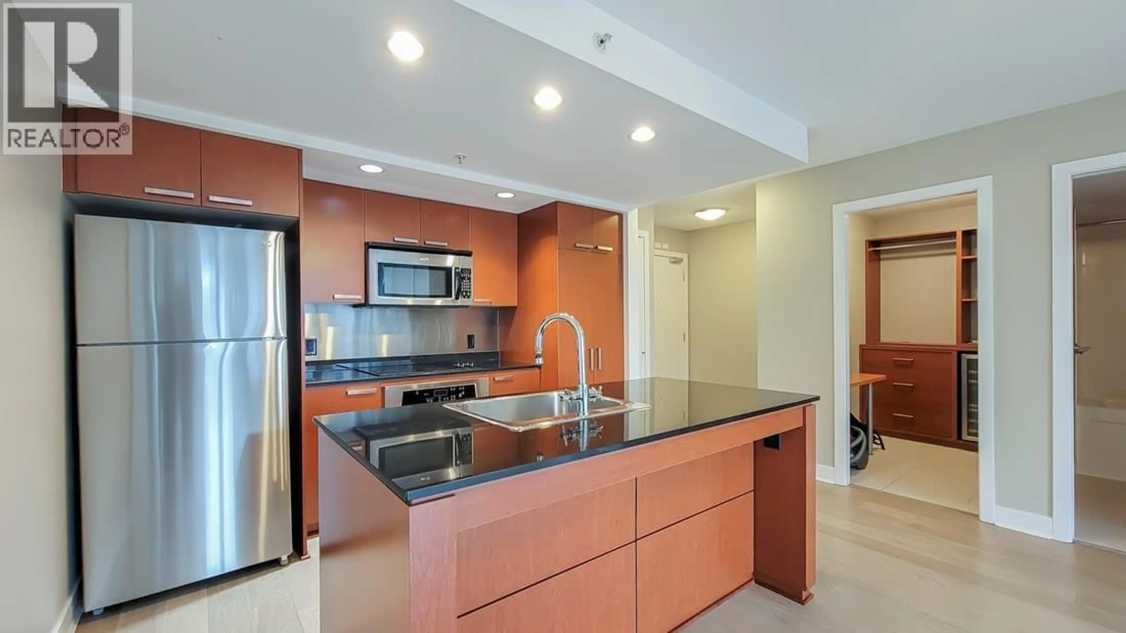 Standard kitchen, ceramic/tile floor for 804 - 1255 SEYMOUR STREET, Vancouver British Columbia V6B0H1