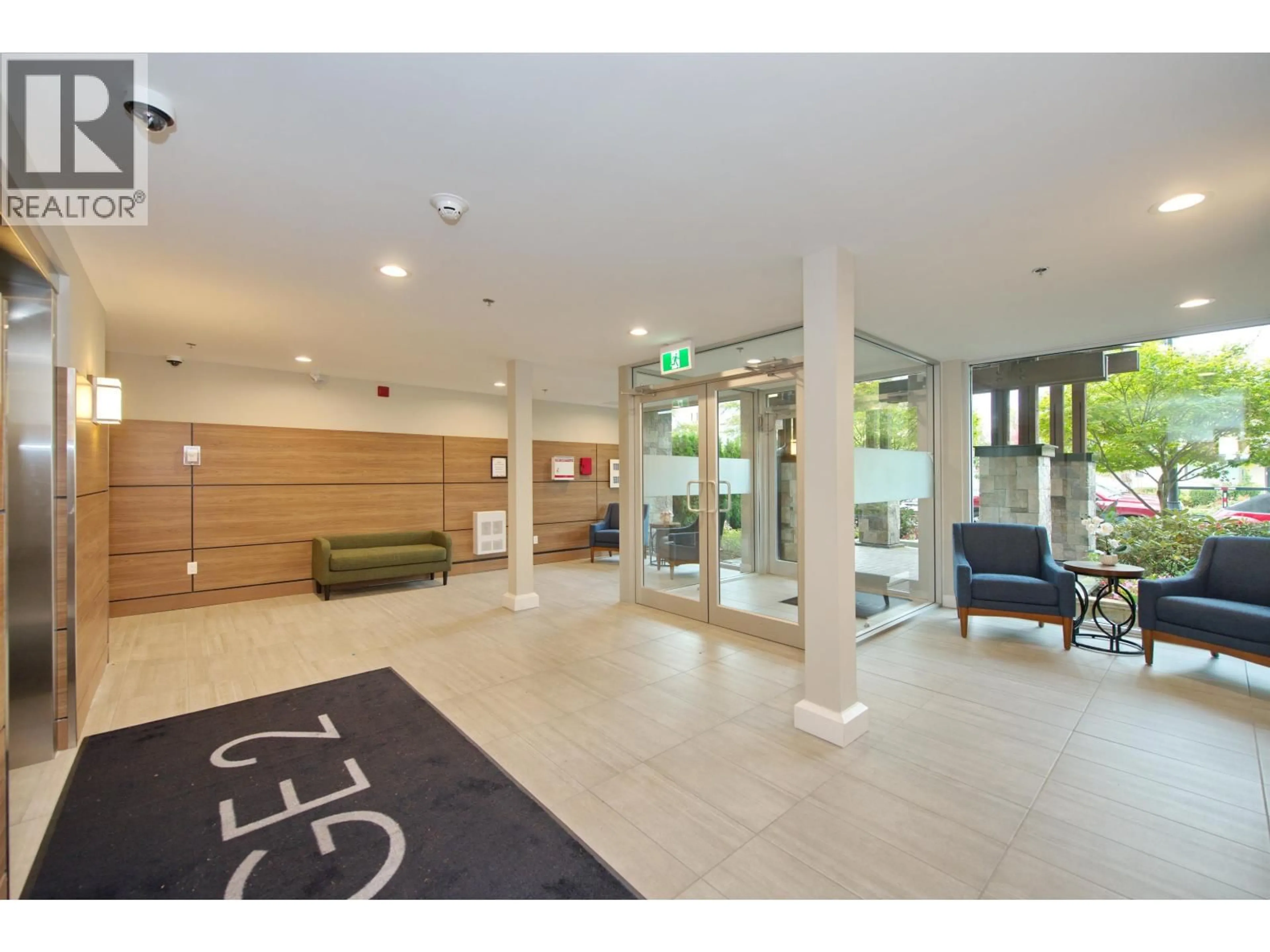 Indoor foyer for 203 - 22562 121 AVENUE, Maple Ridge British Columbia V2X3Y8