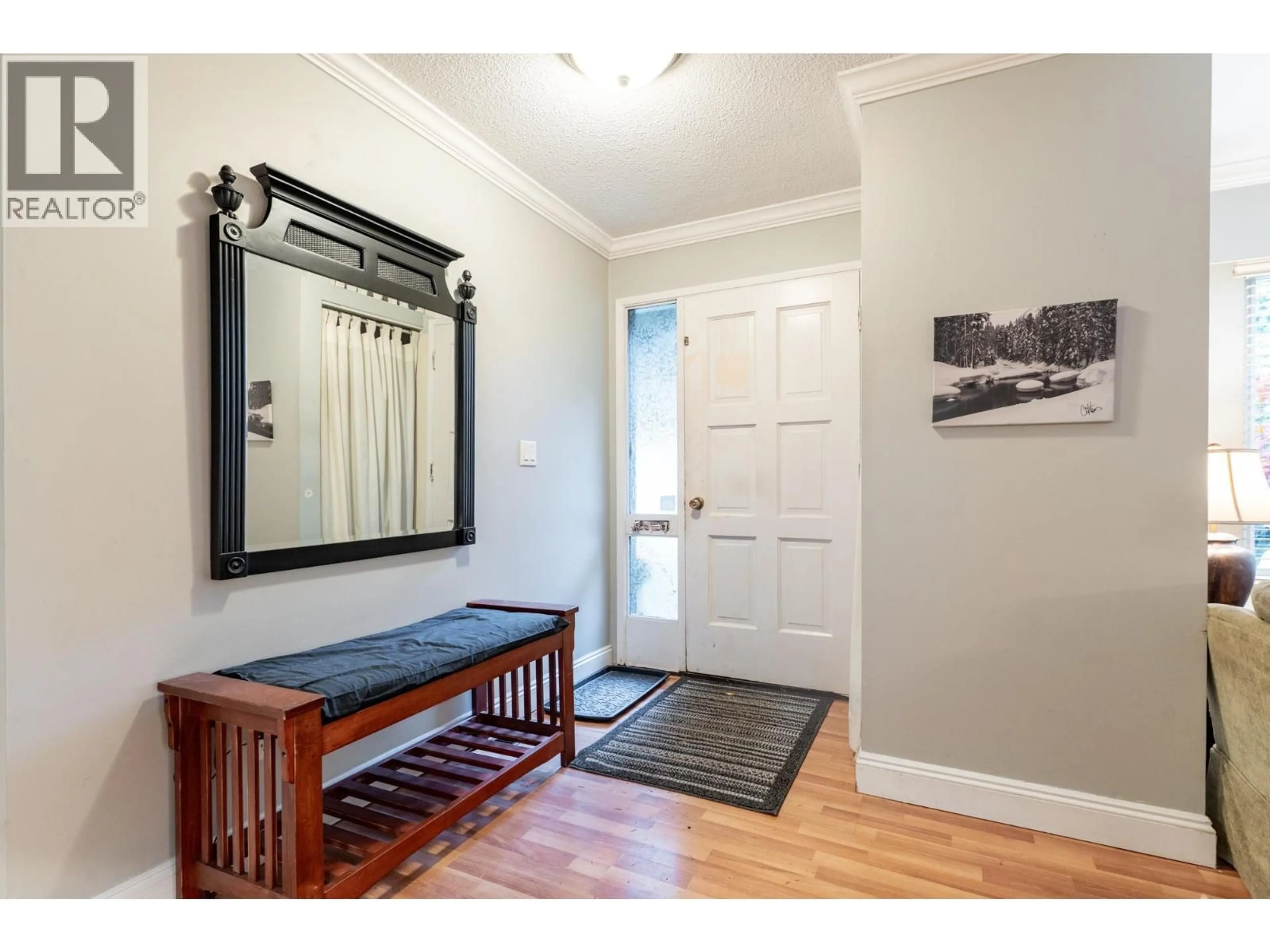 Indoor entryway for 5280 1 AVENUE, Delta British Columbia V4M1B7