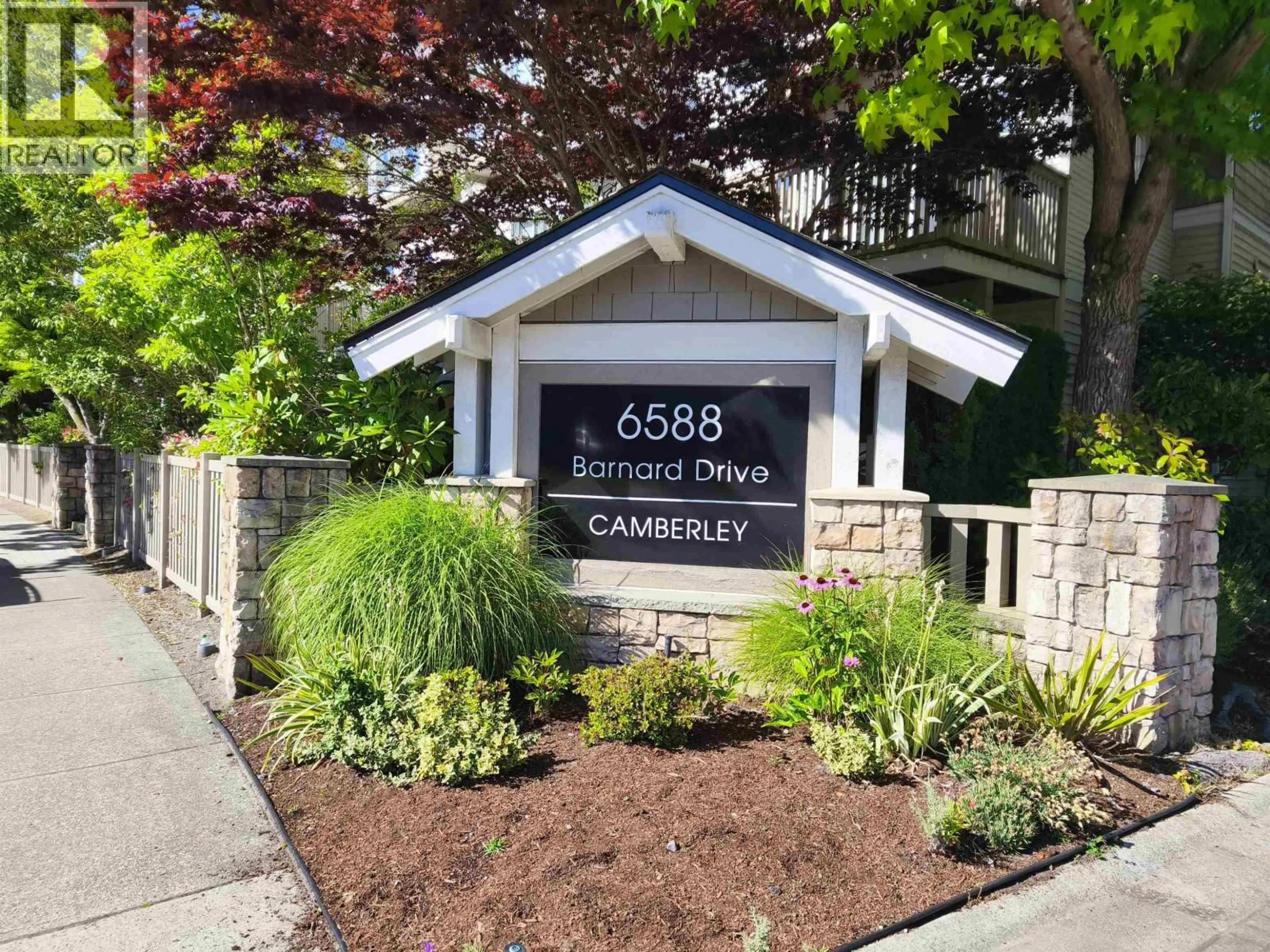 Indoor entryway for 2 - 6588 BARNARD DRIVE, Richmond British Columbia V7C5R8