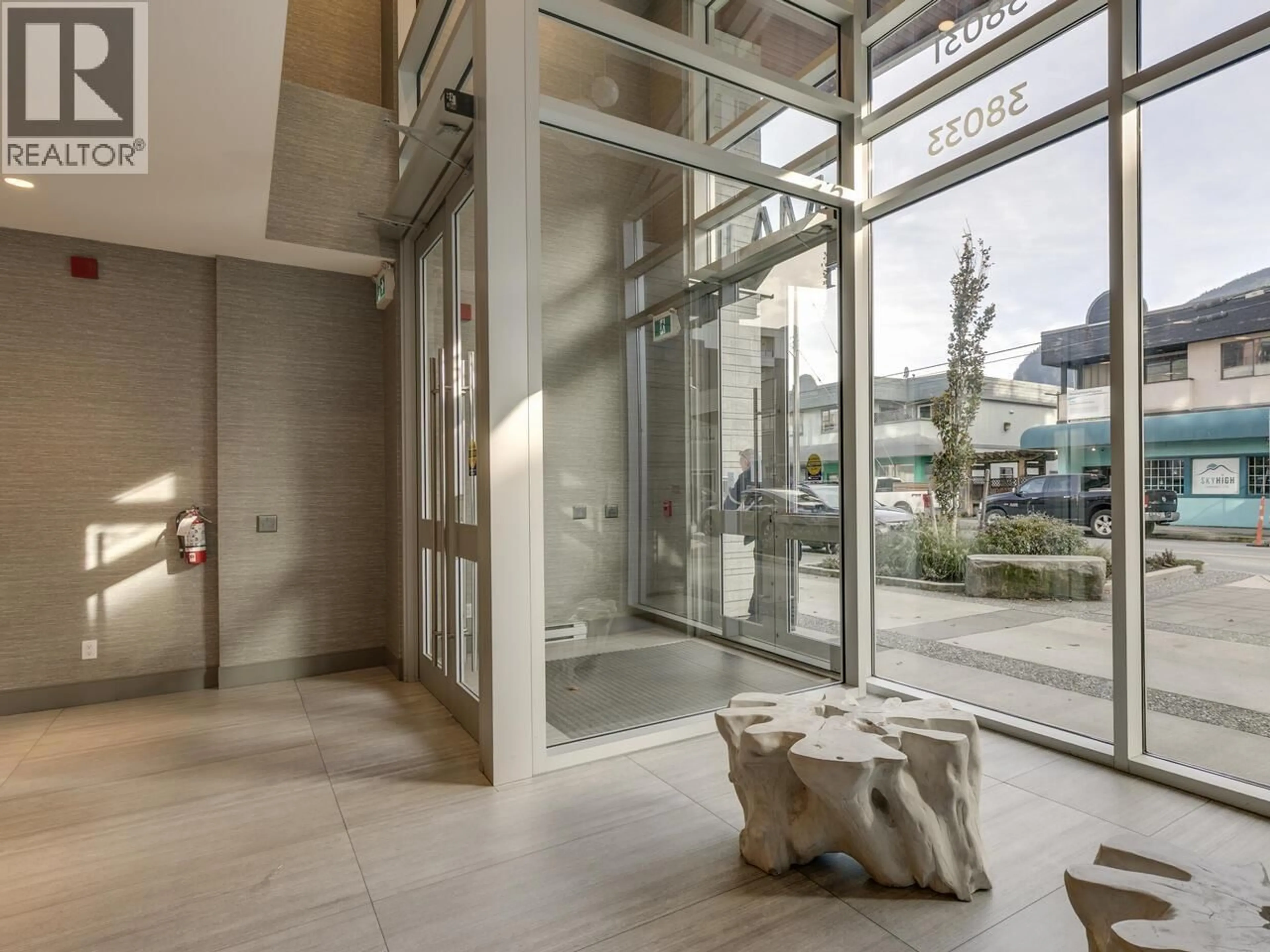 Indoor foyer for 416 - 38033 SECOND AVENUE, Squamish British Columbia V8B0C4