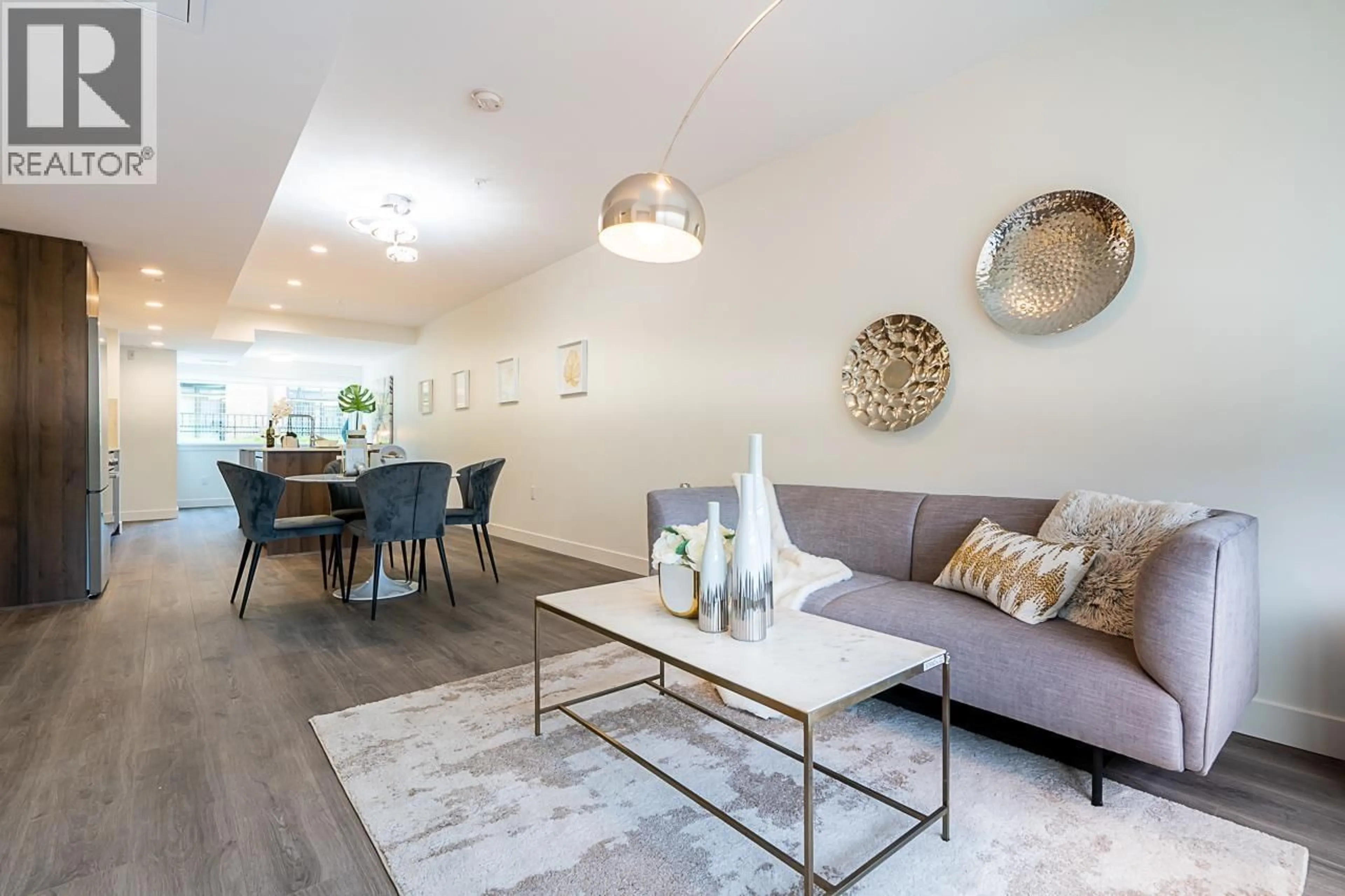 Living room with furniture, wood/laminate floor for 5 - 8428 PARK ROAD, Richmond British Columbia V6Y0K1