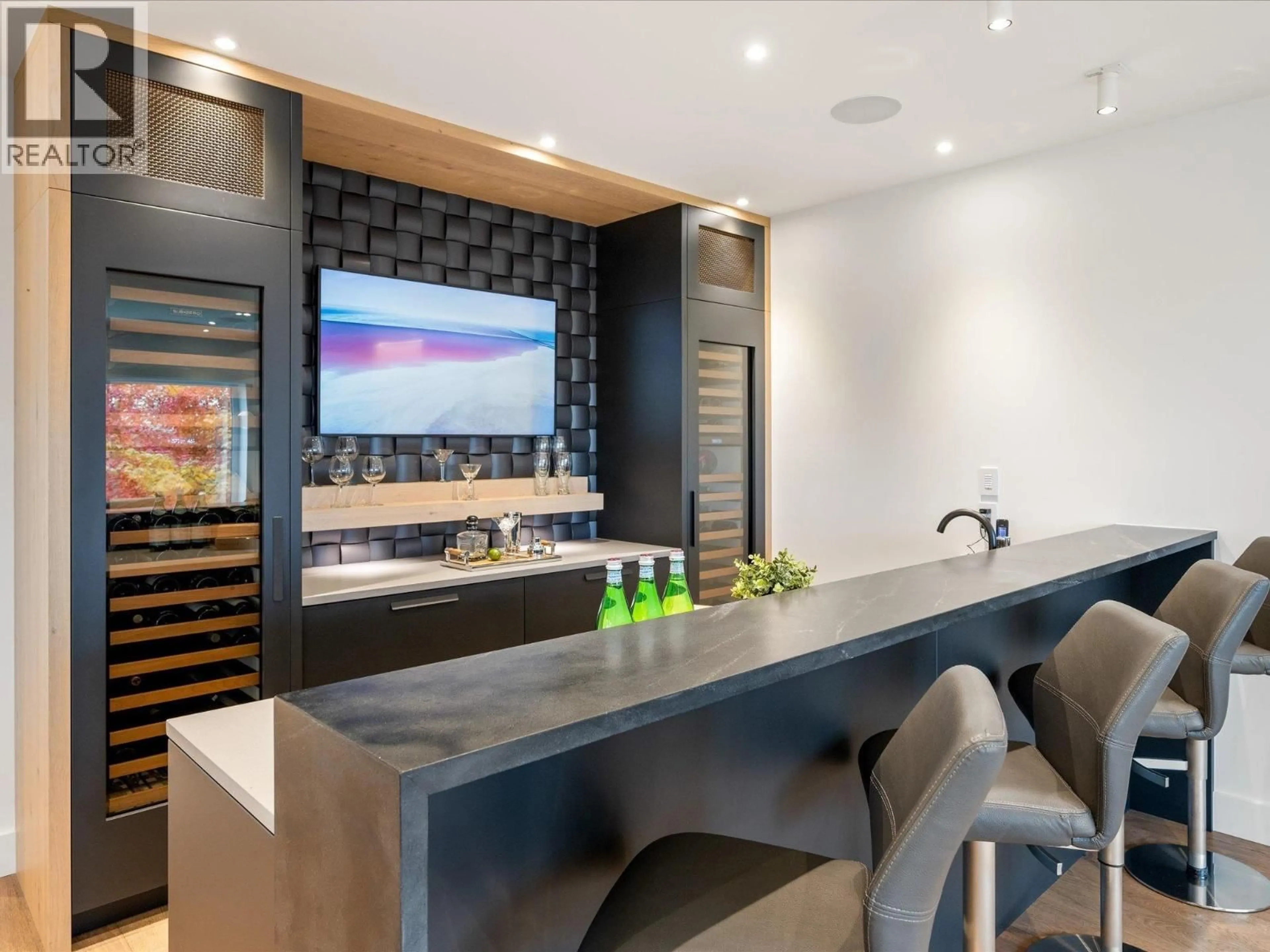 Contemporary kitchen, unknown for 7667 CERULEAN DRIVE, Pemberton British Columbia V0N2L3