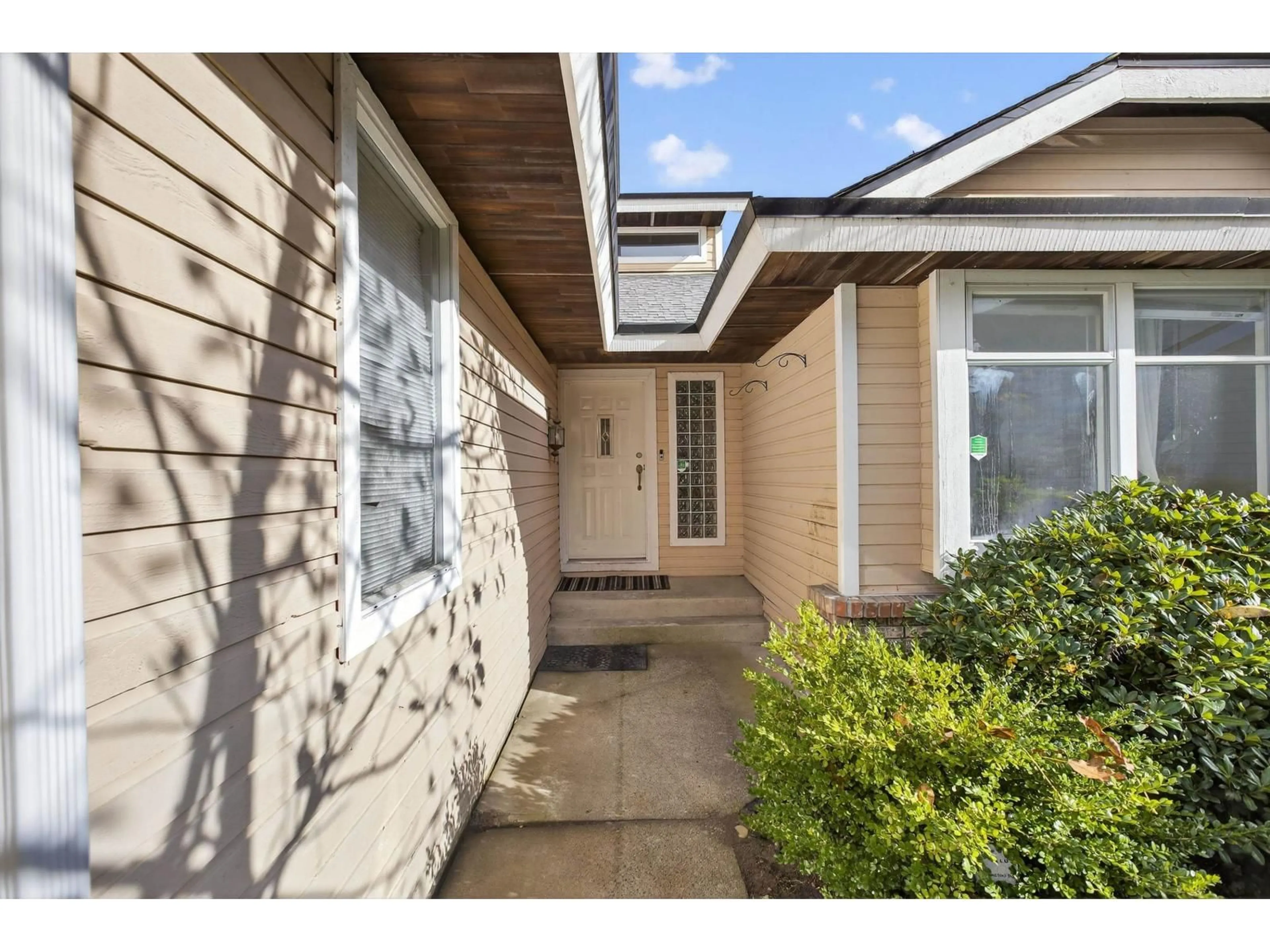 Unknown for 10512 WOODGLEN, Surrey British Columbia V4N1V3