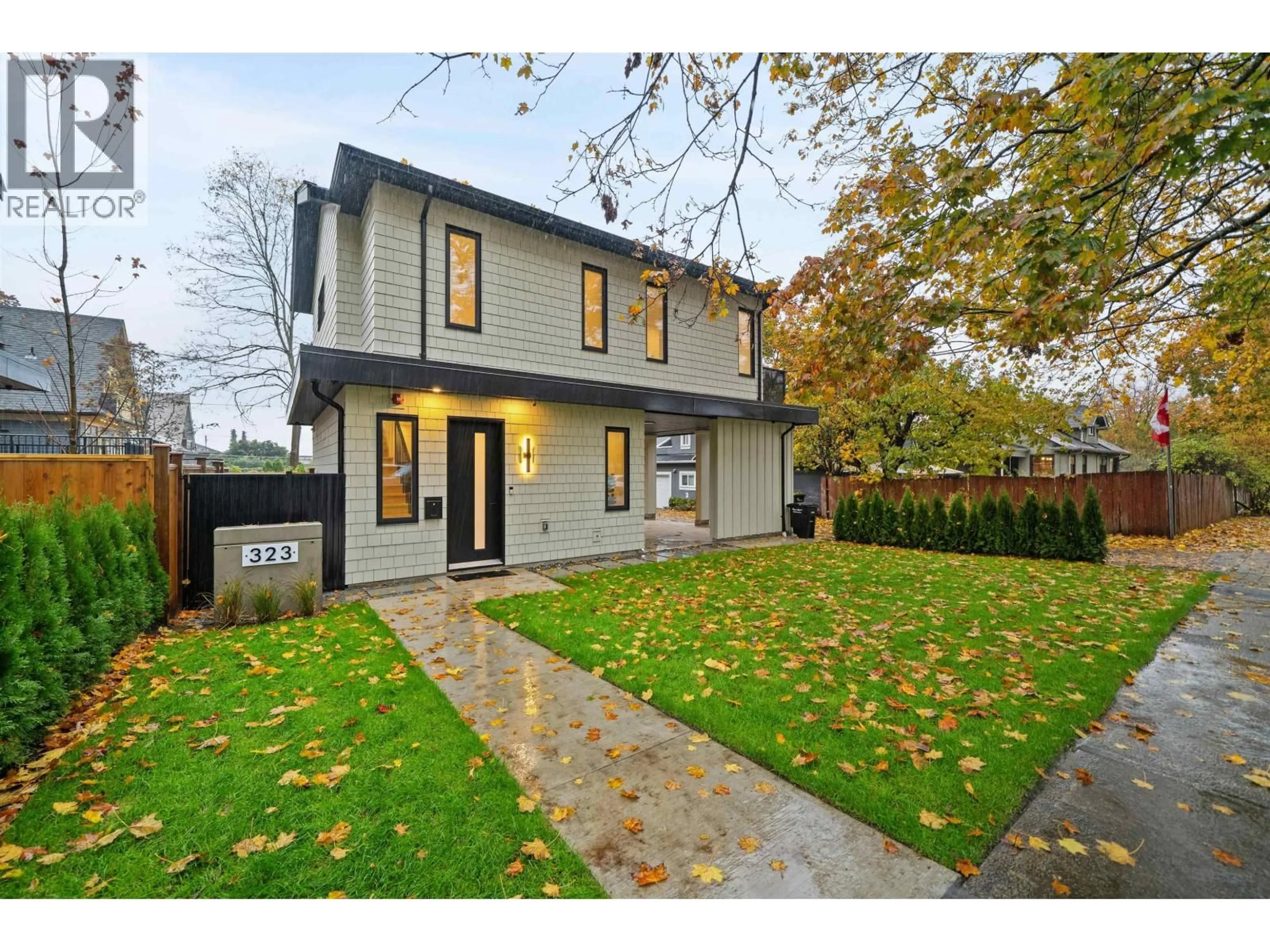 Home with brick exterior material, street for 323 KAMLOOPS STREET, Vancouver British Columbia V5K0A9