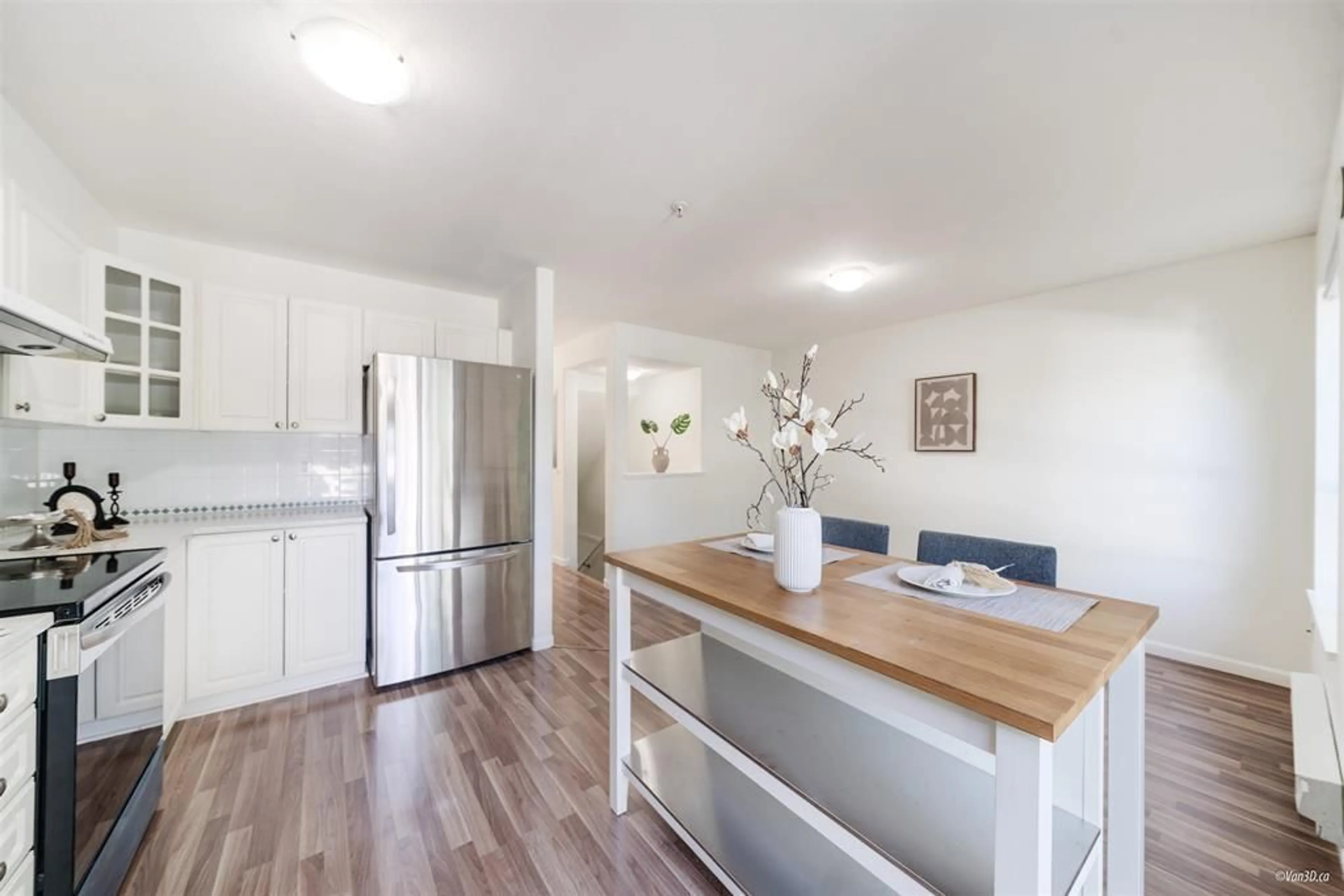 Open concept kitchen, wood/laminate floor for 41 - 8930 WALNUT GROVE, Langley British Columbia V1M3K2