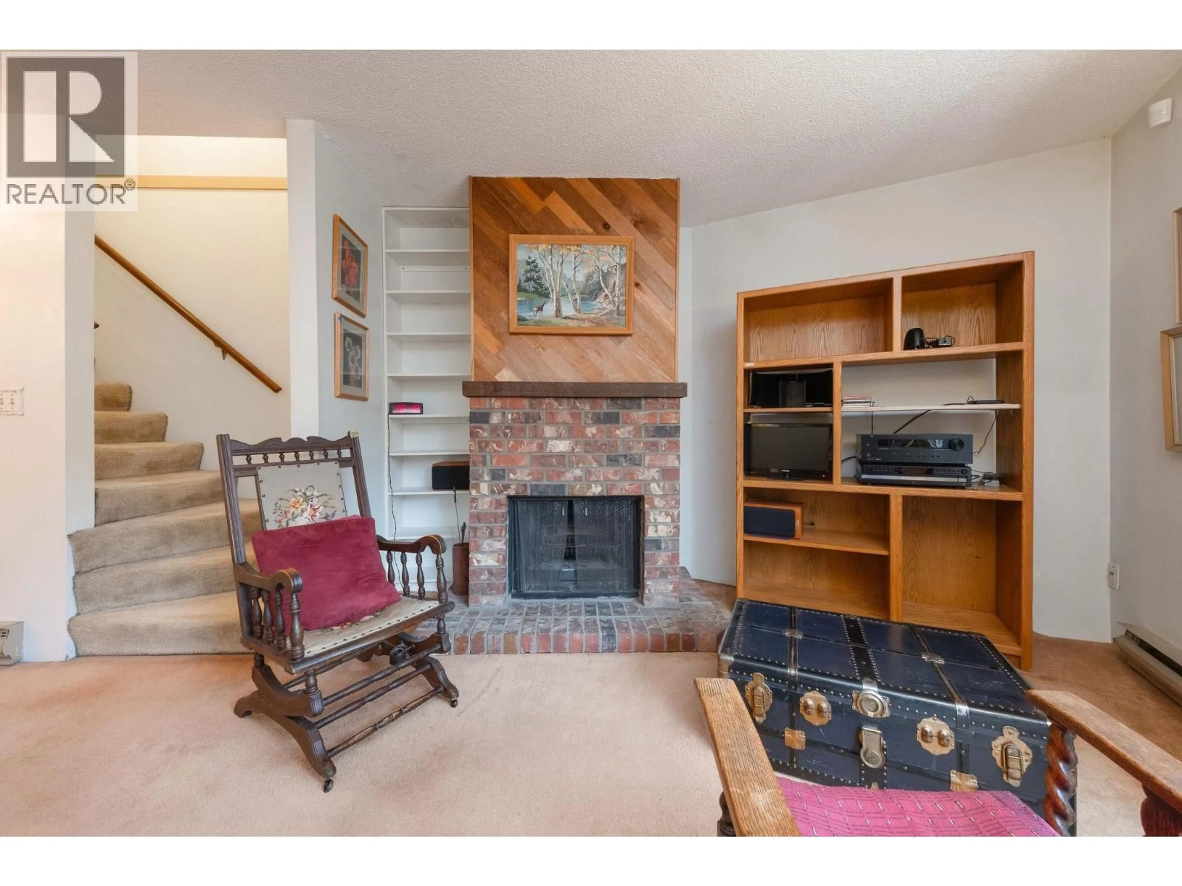 Living room with furniture, unknown for 14 - 251 14TH STREET, North Vancouver British Columbia V7M1P4