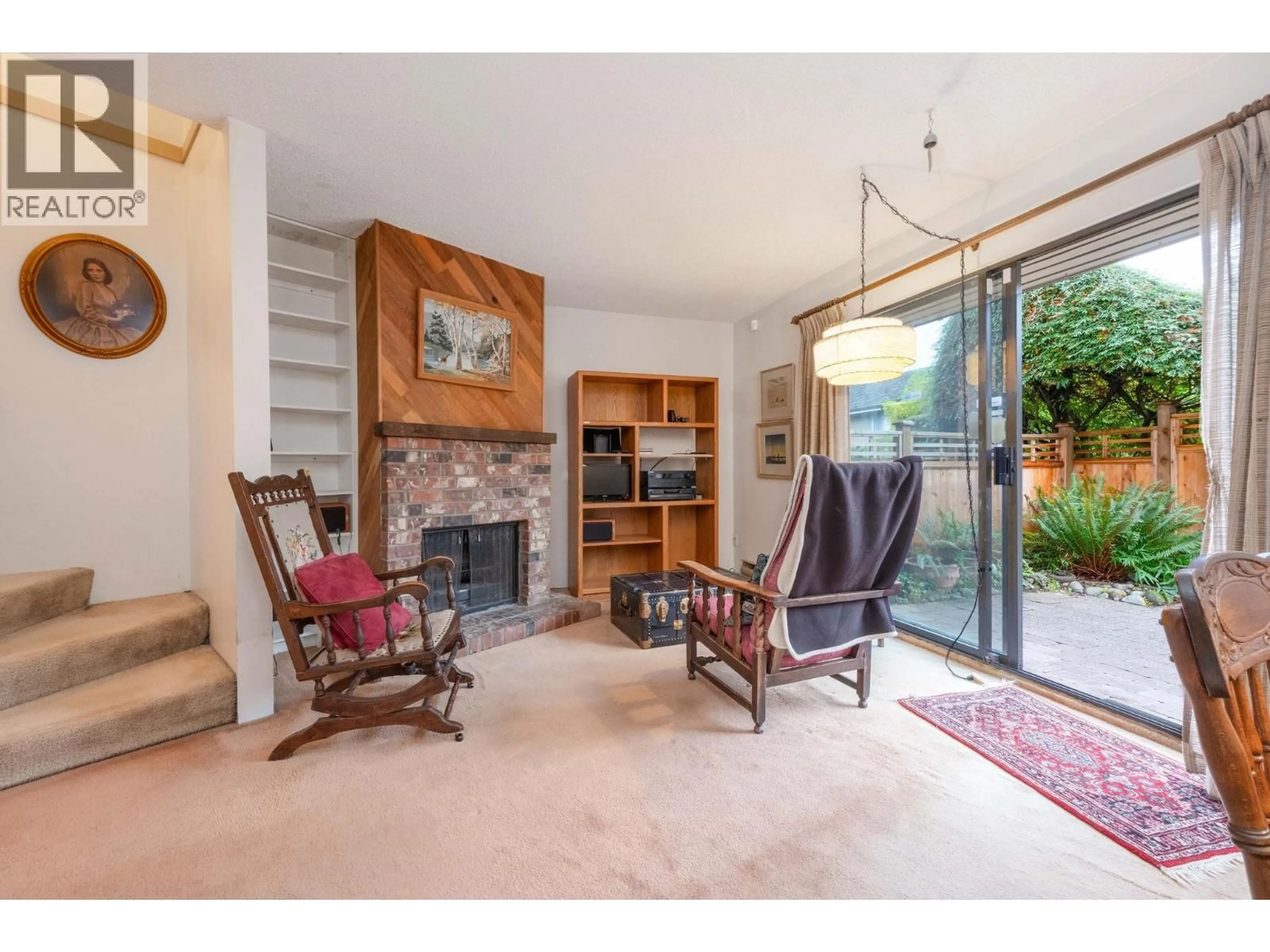 Living room with furniture, unknown for 14 - 251 14TH STREET, North Vancouver British Columbia V7M1P4