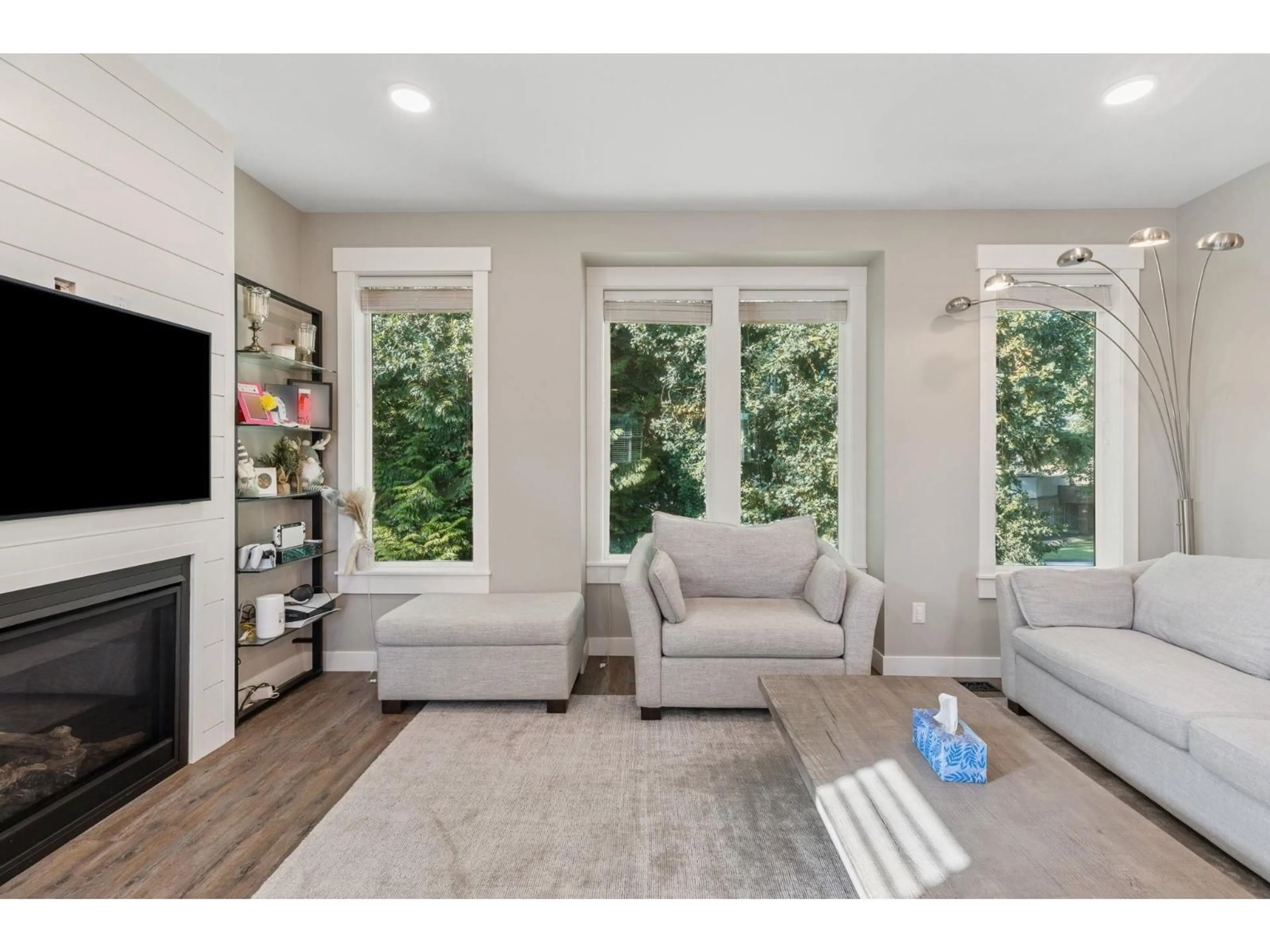 Living room with furniture, unknown for 20986 96, Langley British Columbia V1M2Z3