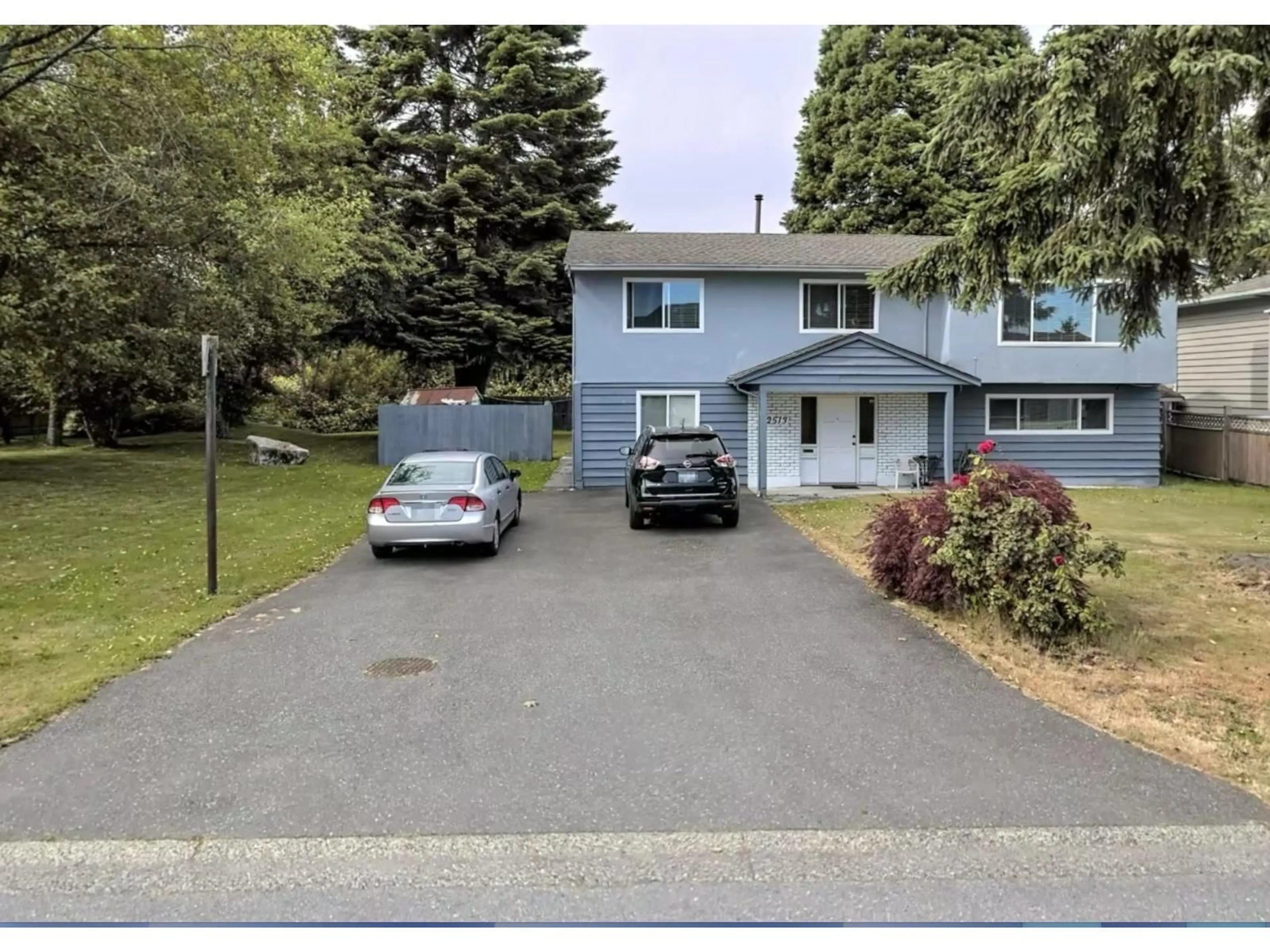 A pic from outside/outdoor area/front of a property/back of a property/a pic from drone, street for 12513 91 AVENUE, Surrey British Columbia V3V6B4