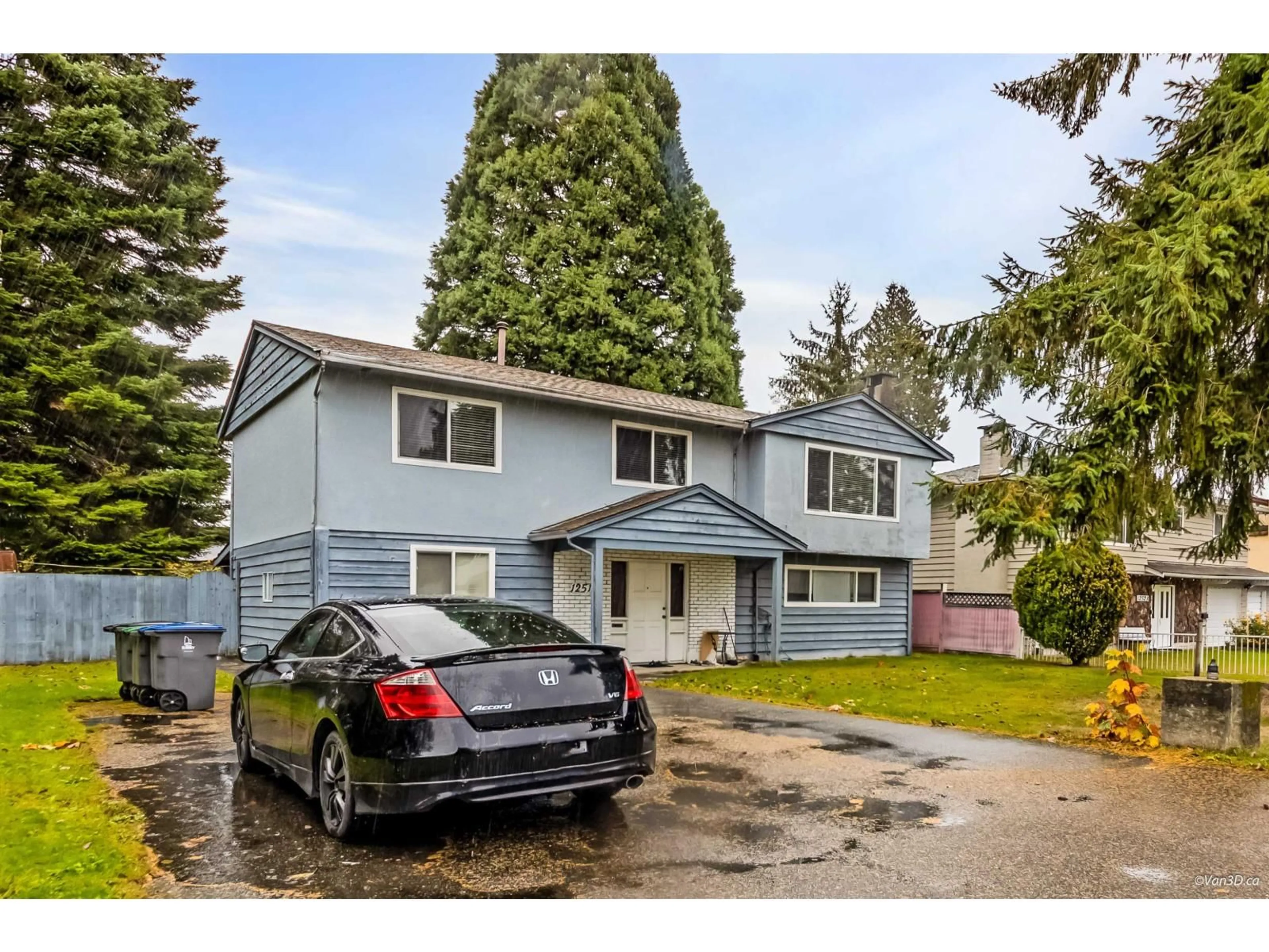 Home with vinyl exterior material, street for 12513 91 AVENUE, Surrey British Columbia V3V6B4