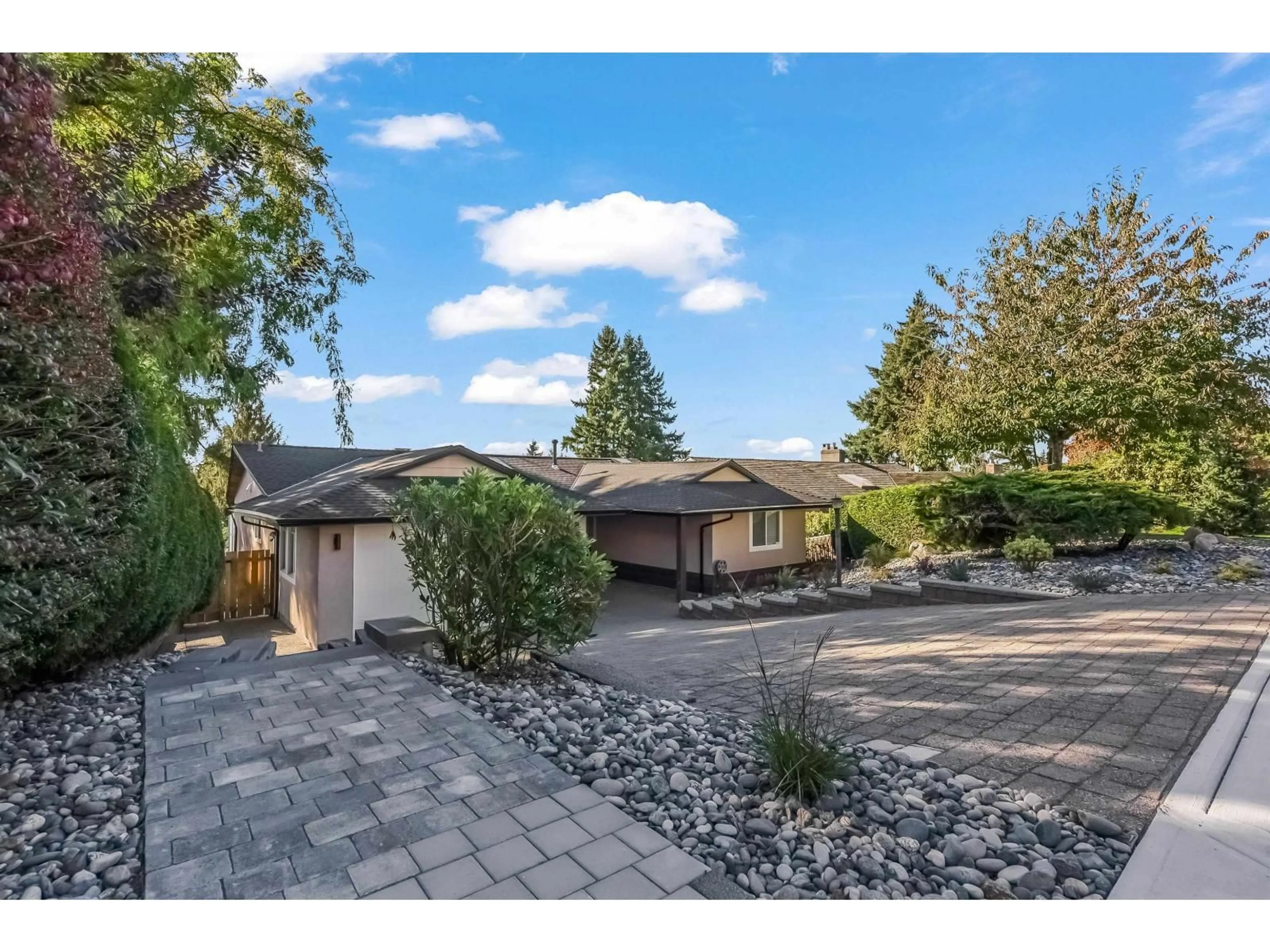 A pic from outside/outdoor area/front of a property/back of a property/a pic from drone, street for 7683 GARFIELD, Delta British Columbia V4C4E6