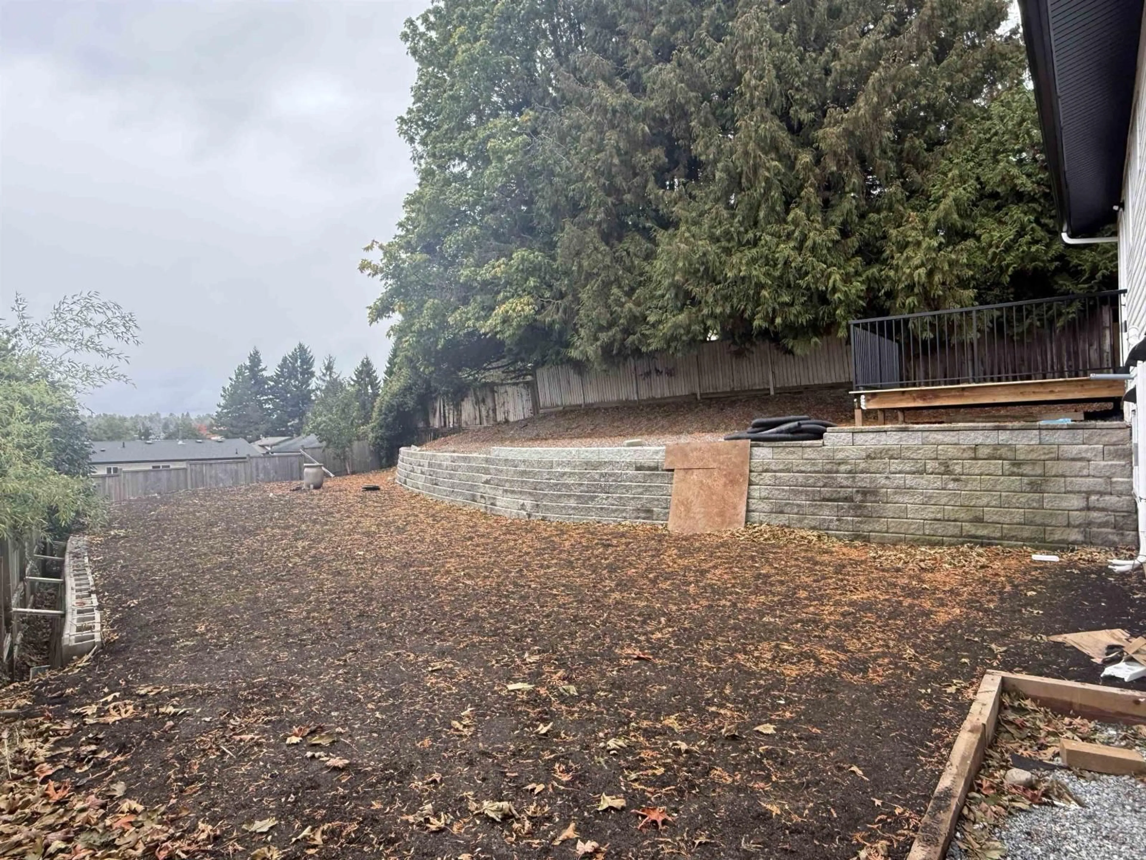 Patio, unknown for 31379 WINTON, Abbotsford British Columbia V2T6L7