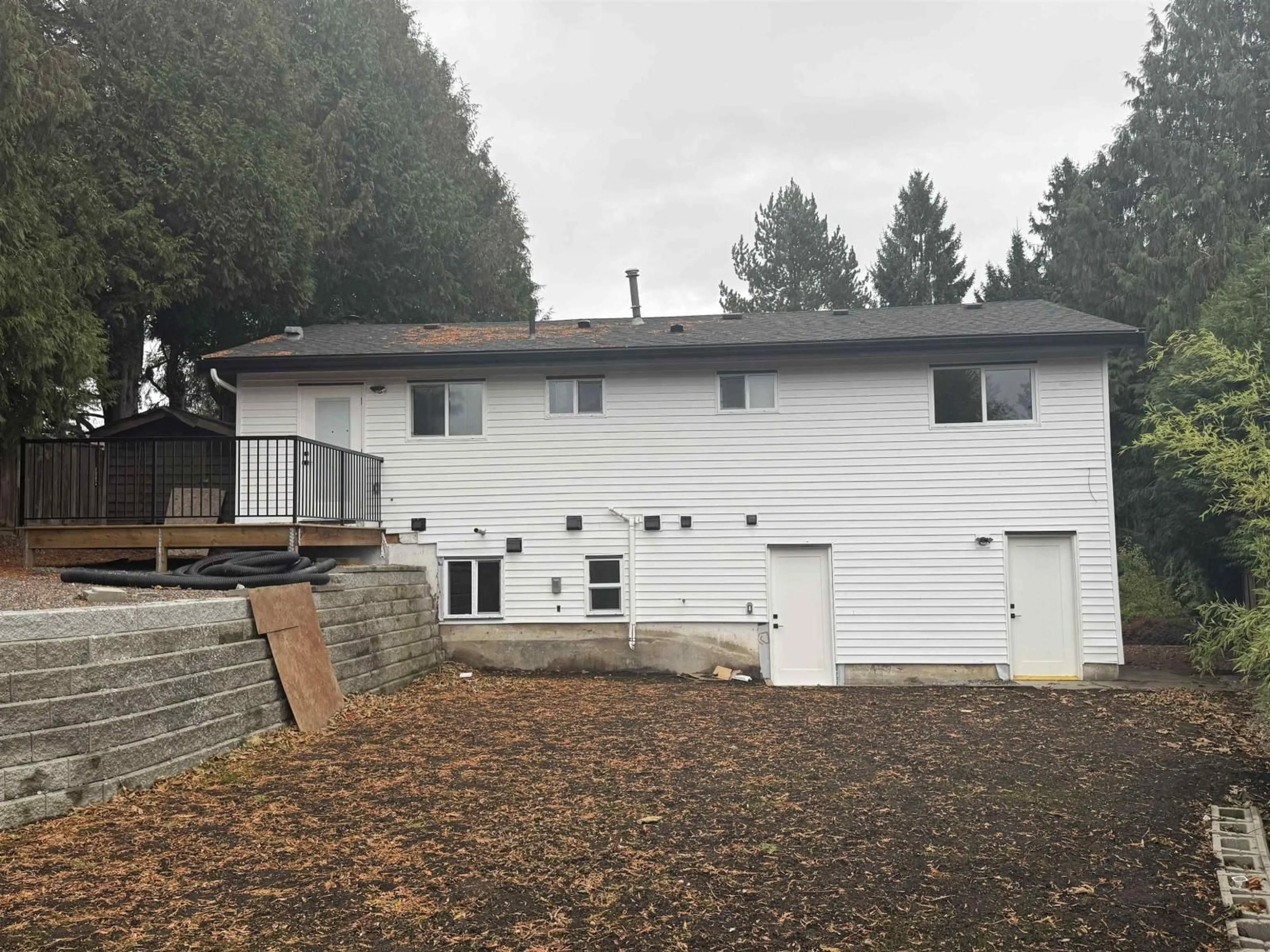 Home with vinyl exterior material, building for 31379 WINTON, Abbotsford British Columbia V2T6L7