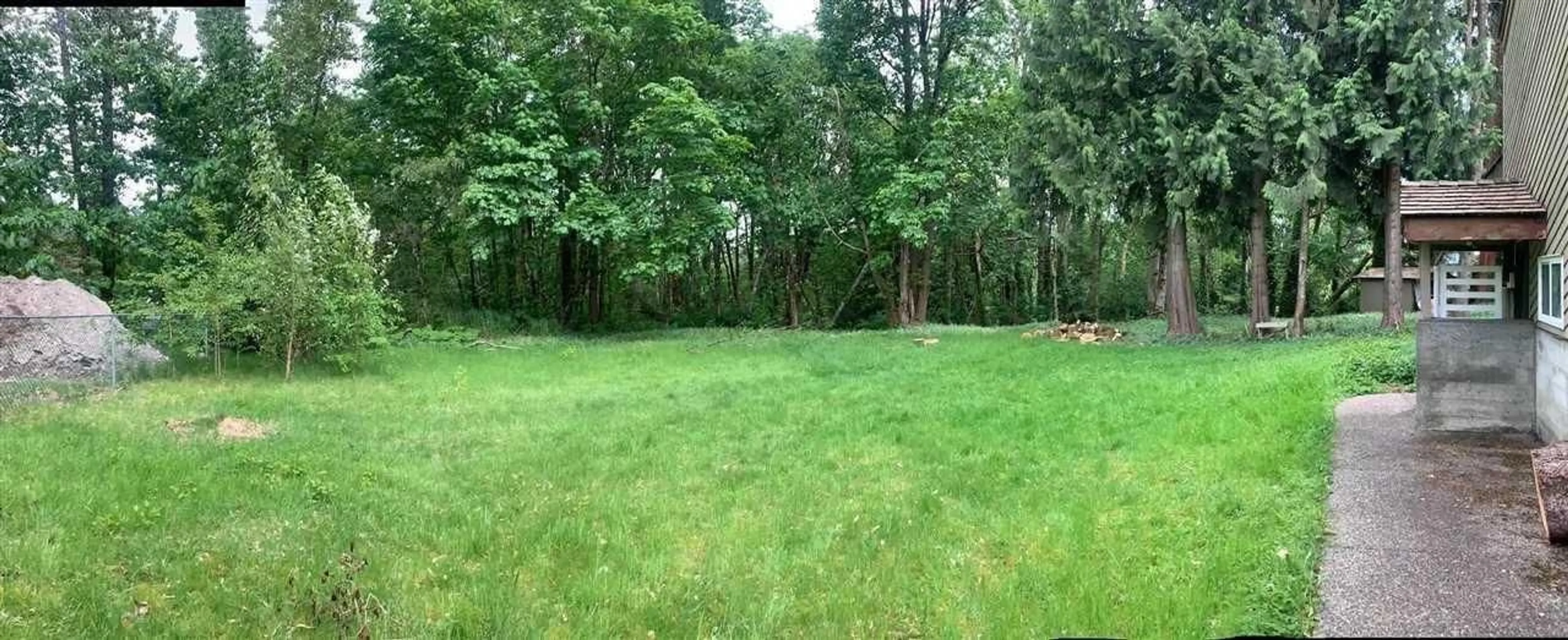 A pic from outside/outdoor area/front of a property/back of a property/a pic from drone, forest/trees view for 10610 SALISBURY, Surrey British Columbia V4N1N1