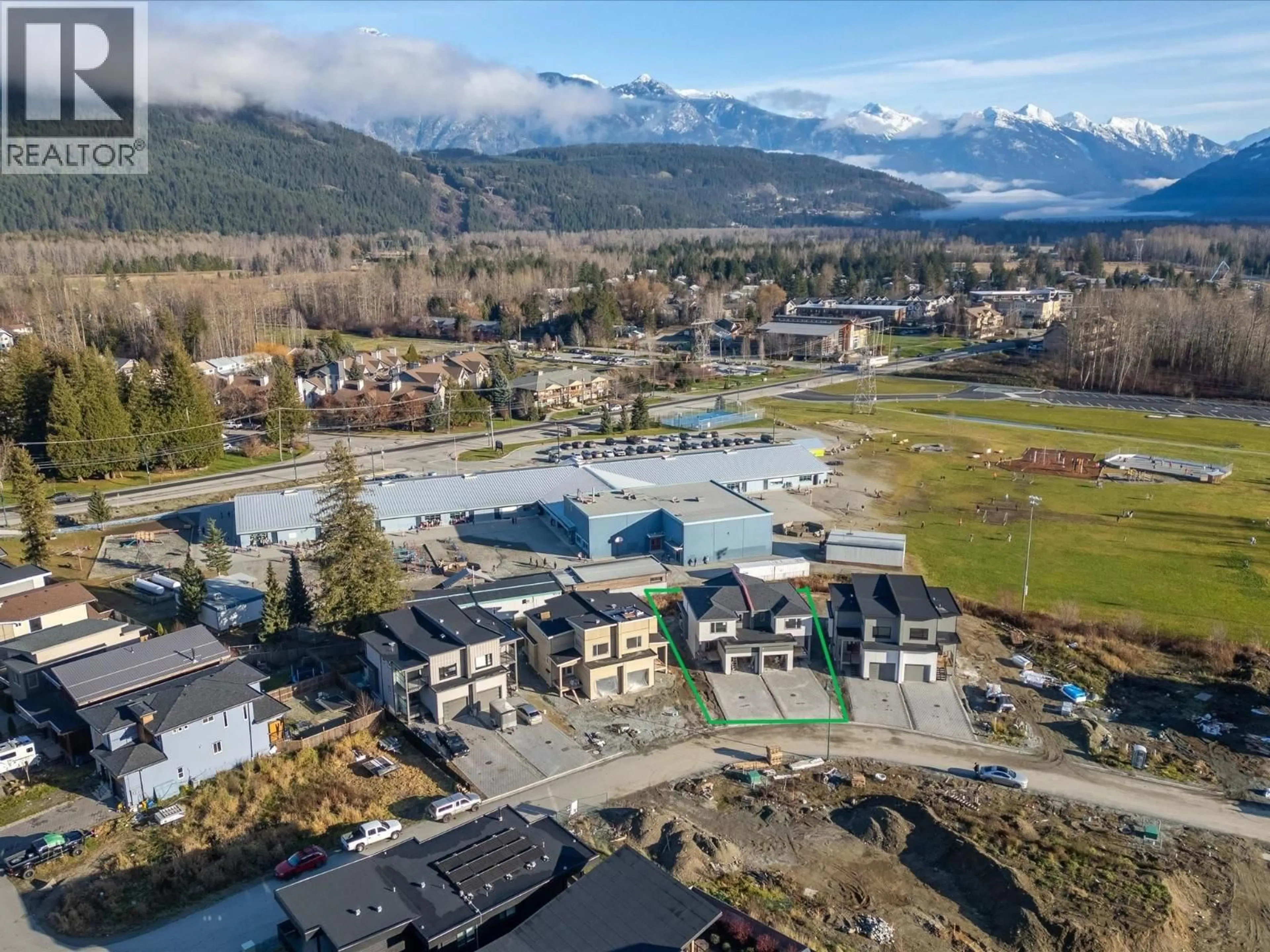 A pic from outside/outdoor area/front of a property/back of a property/a pic from drone, mountain view for 1005 PHARE CRESCENT, Pemberton British Columbia V0N2L1