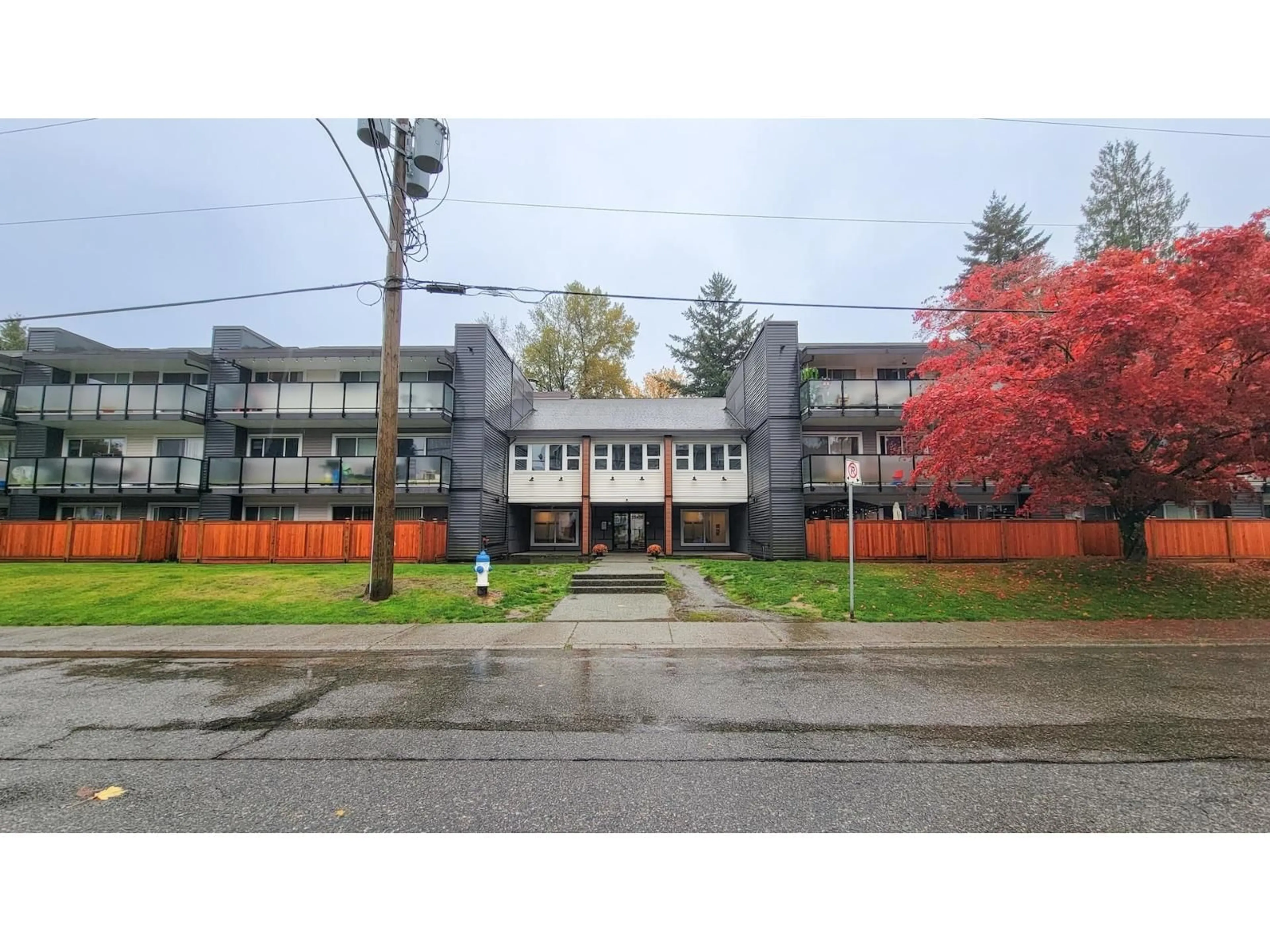 Blurry image for 214 - 33400 BOURQUIN, Abbotsford British Columbia V2S5G3