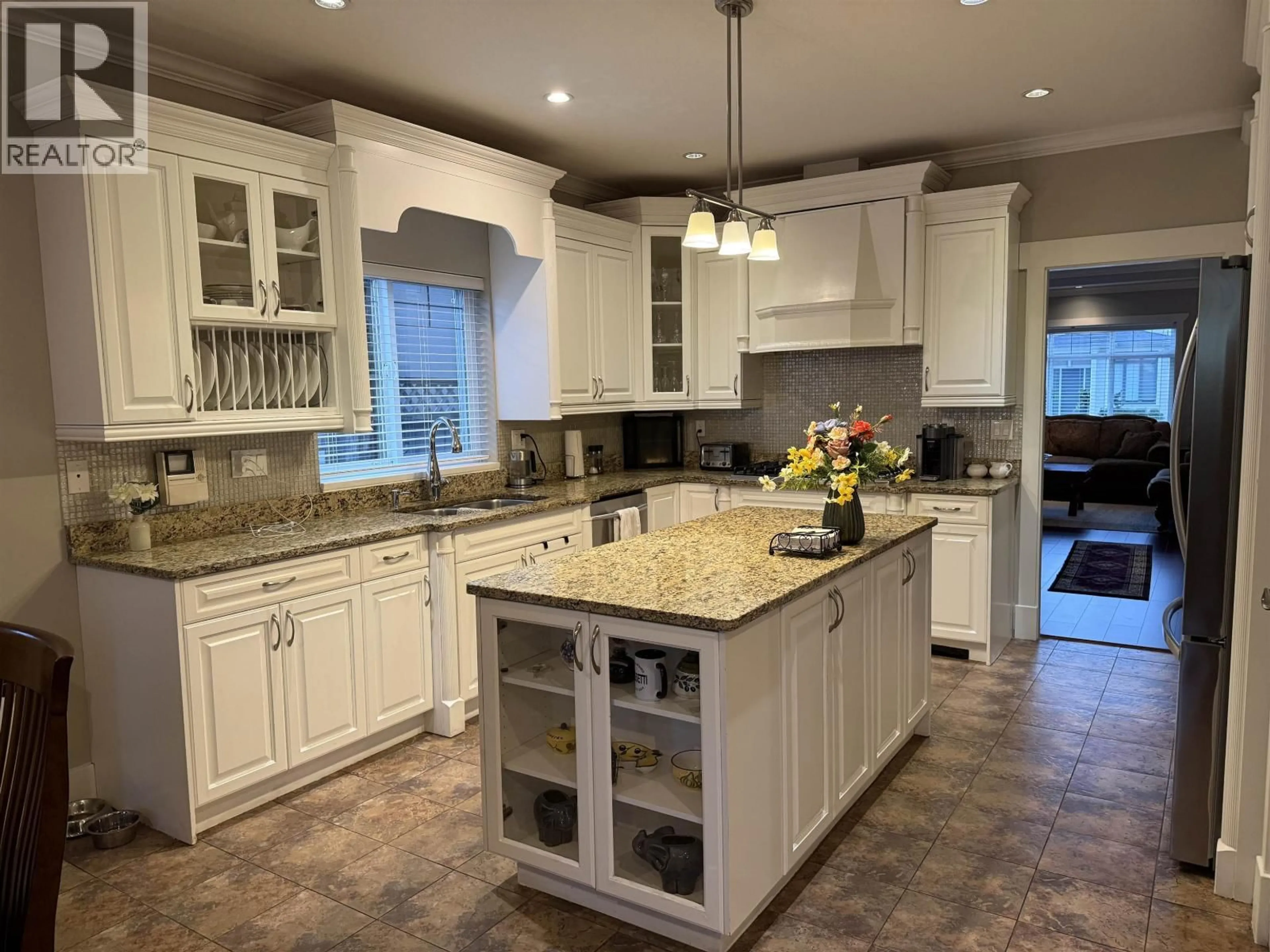 Open concept kitchen, ceramic/tile floor for 647 IVY AVENUE, Coquitlam British Columbia V3J2J1