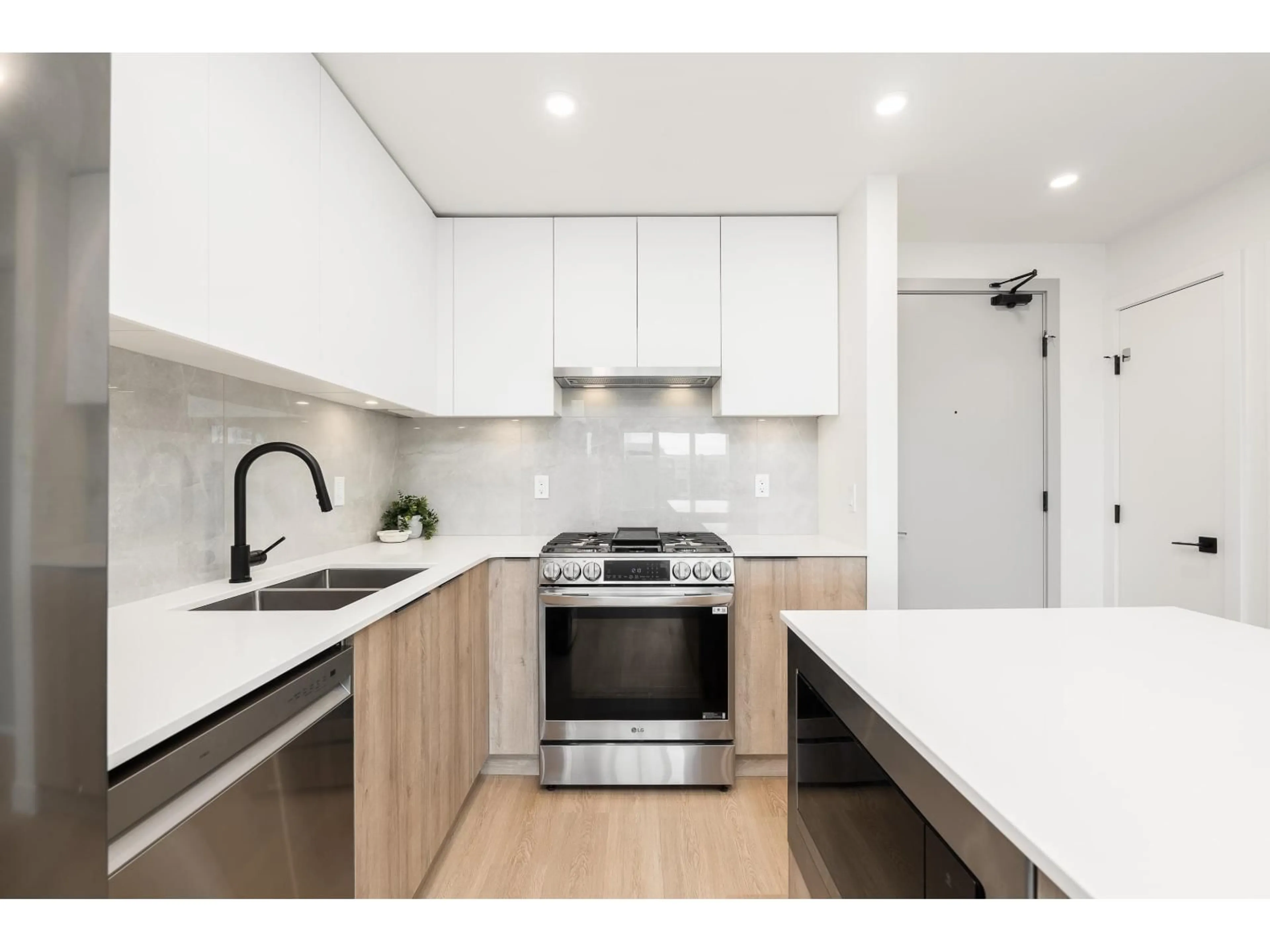 Unknown for 405 - 7980 206A, Langley British Columbia V2Y1X6