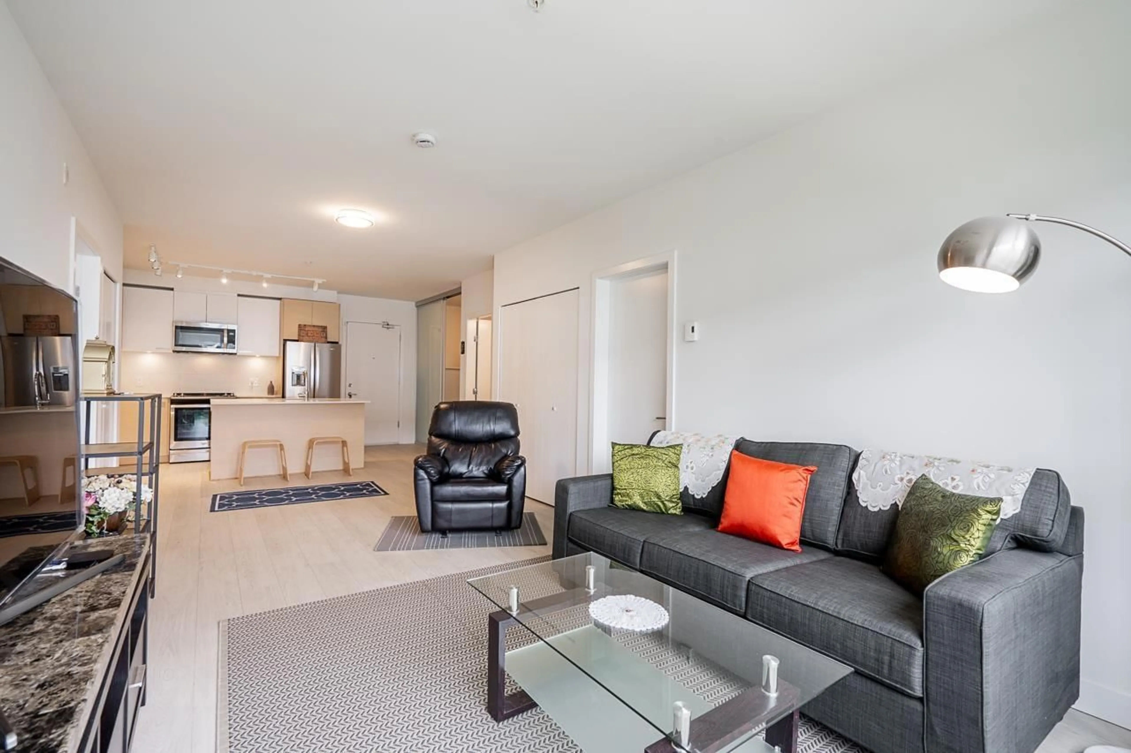 Living room with furniture, unknown for 421 - 13963 105, Surrey British Columbia V3T0M9