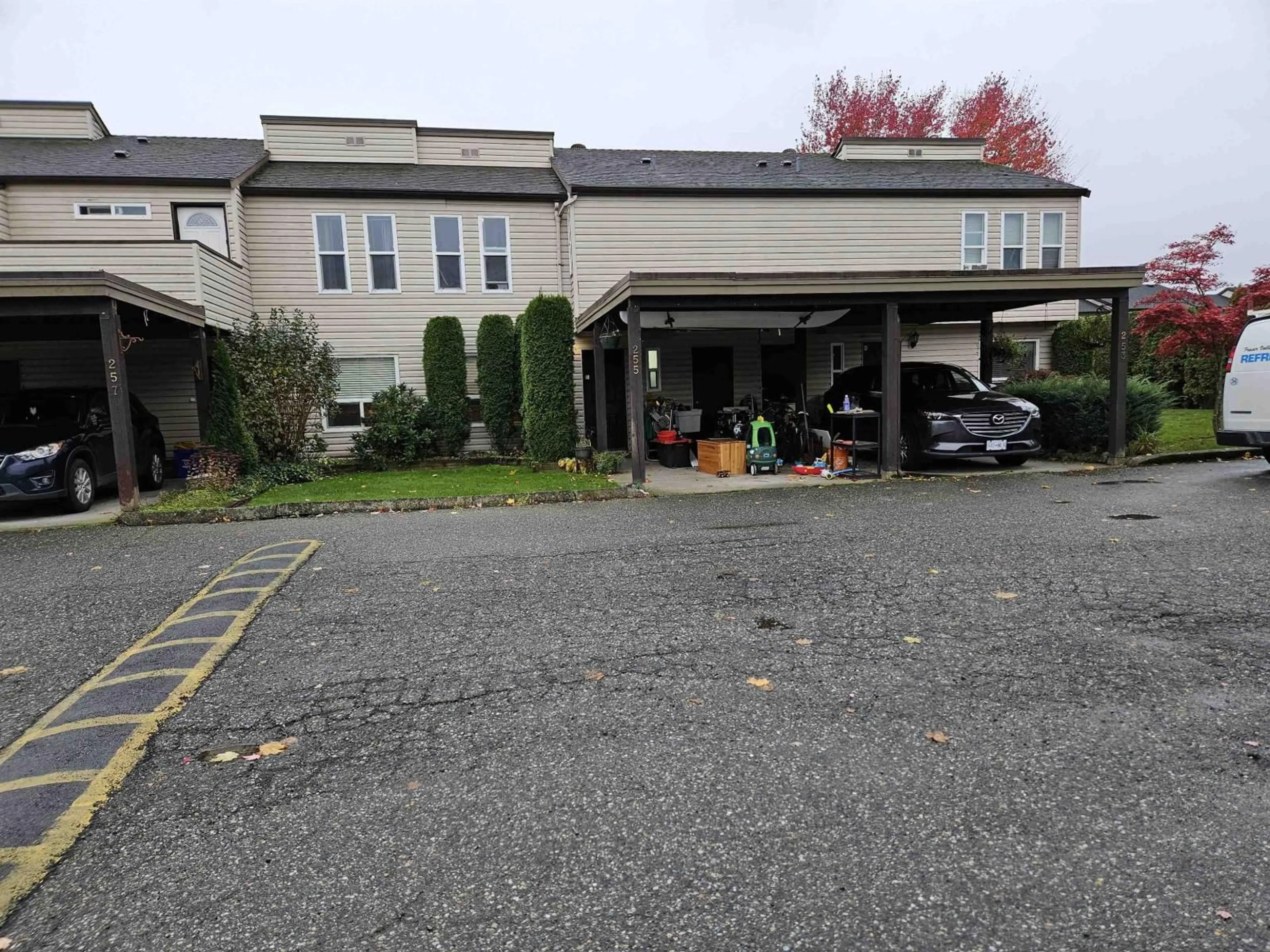 Unknown for 255 - 27411 28, Langley British Columbia V4W3V1