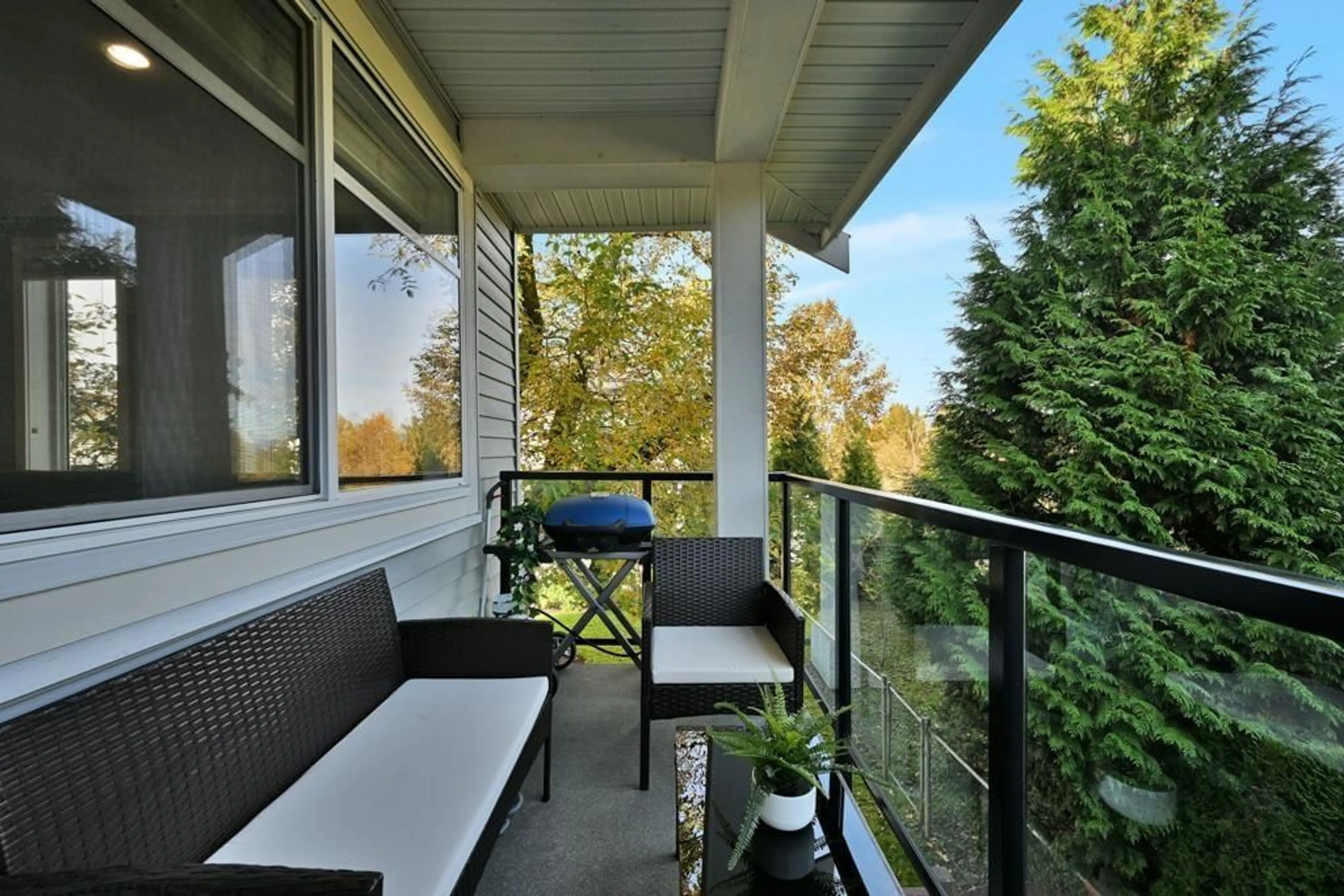 Patio, water/lake/river/ocean view for 15 - 7198 179, Surrey British Columbia V3S8C5