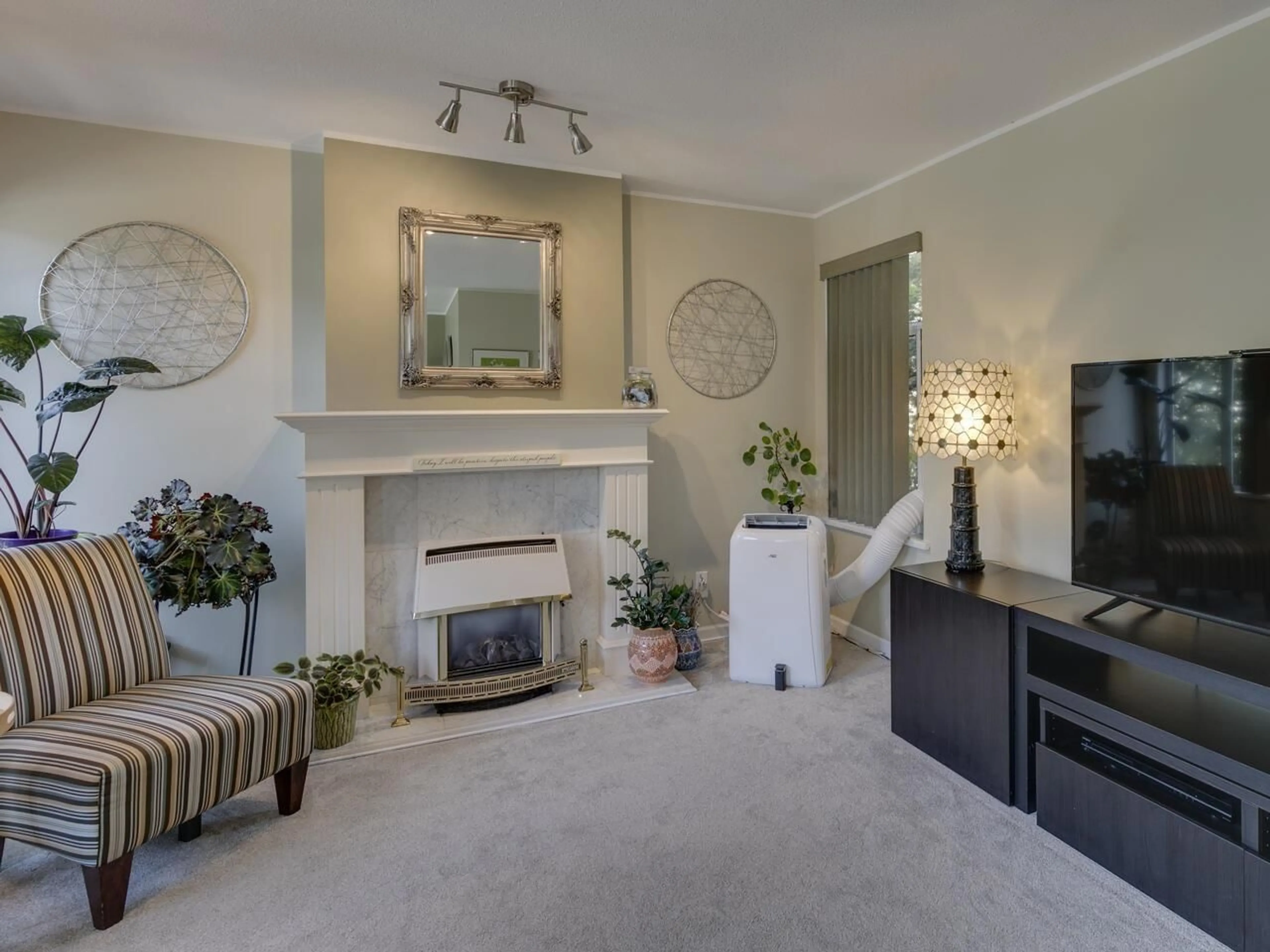 Living room with furniture, unknown for 104 - 33344 2ND, Mission British Columbia V2V1K3