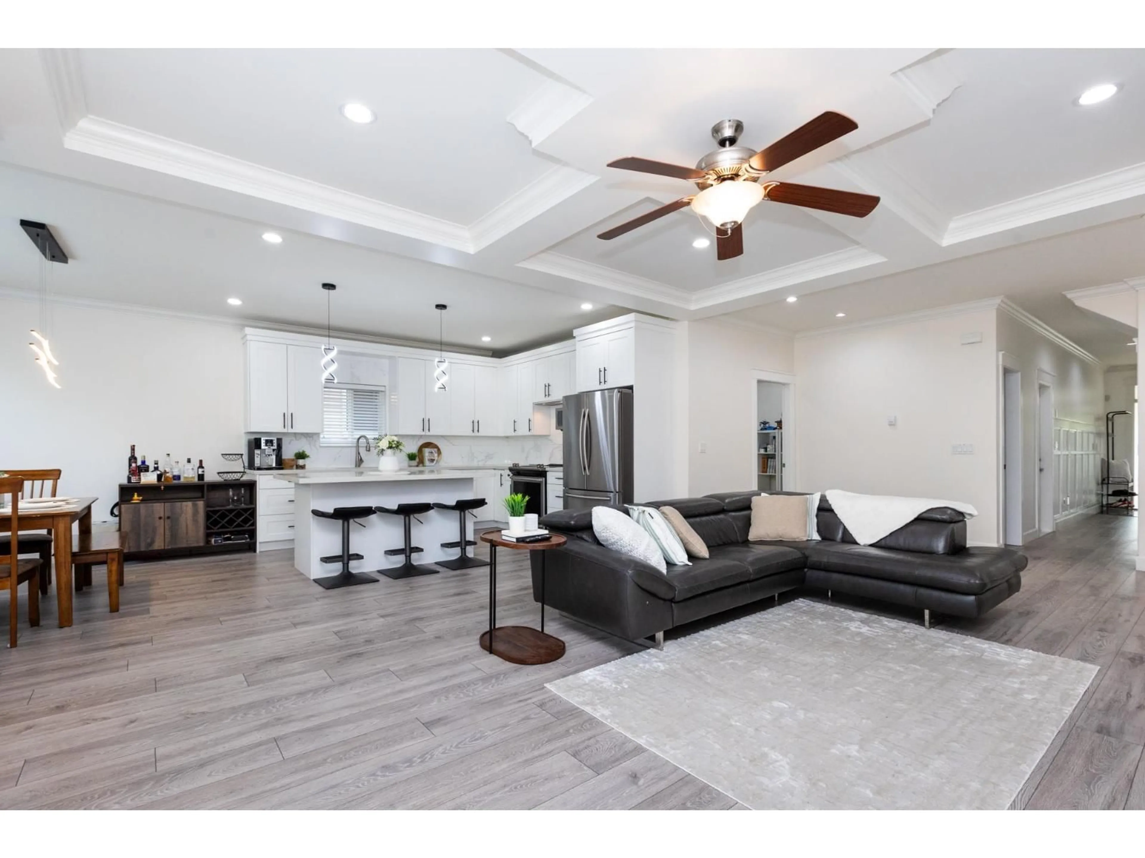 Open concept kitchen, unknown for 7850 211B, Langley British Columbia V2Y0H5