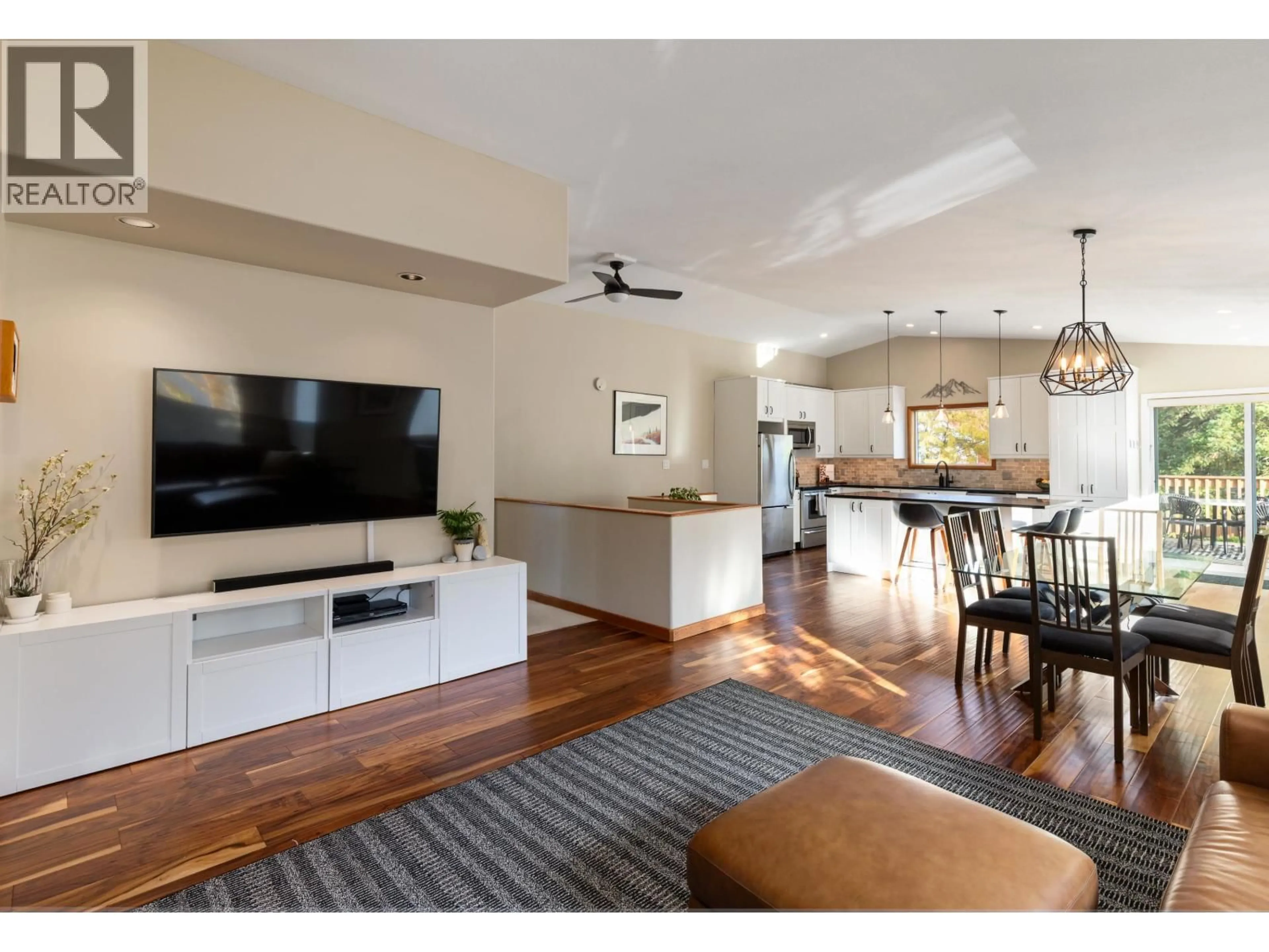 Open concept kitchen, unknown for 7386 LAUREL STREET, Pemberton British Columbia V0N2L0