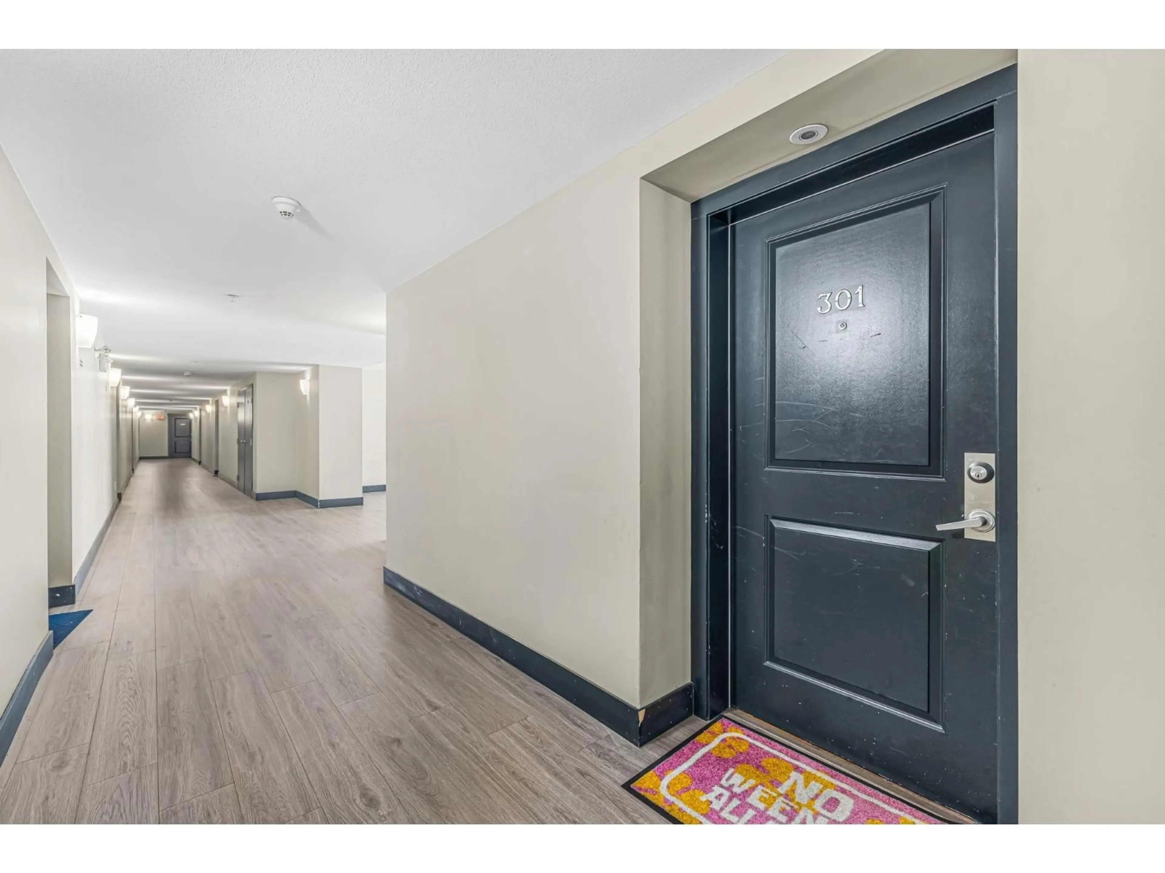 Indoor foyer for 301 - 45561 YALE ROAD, Chilliwack British Columbia V2P0A8