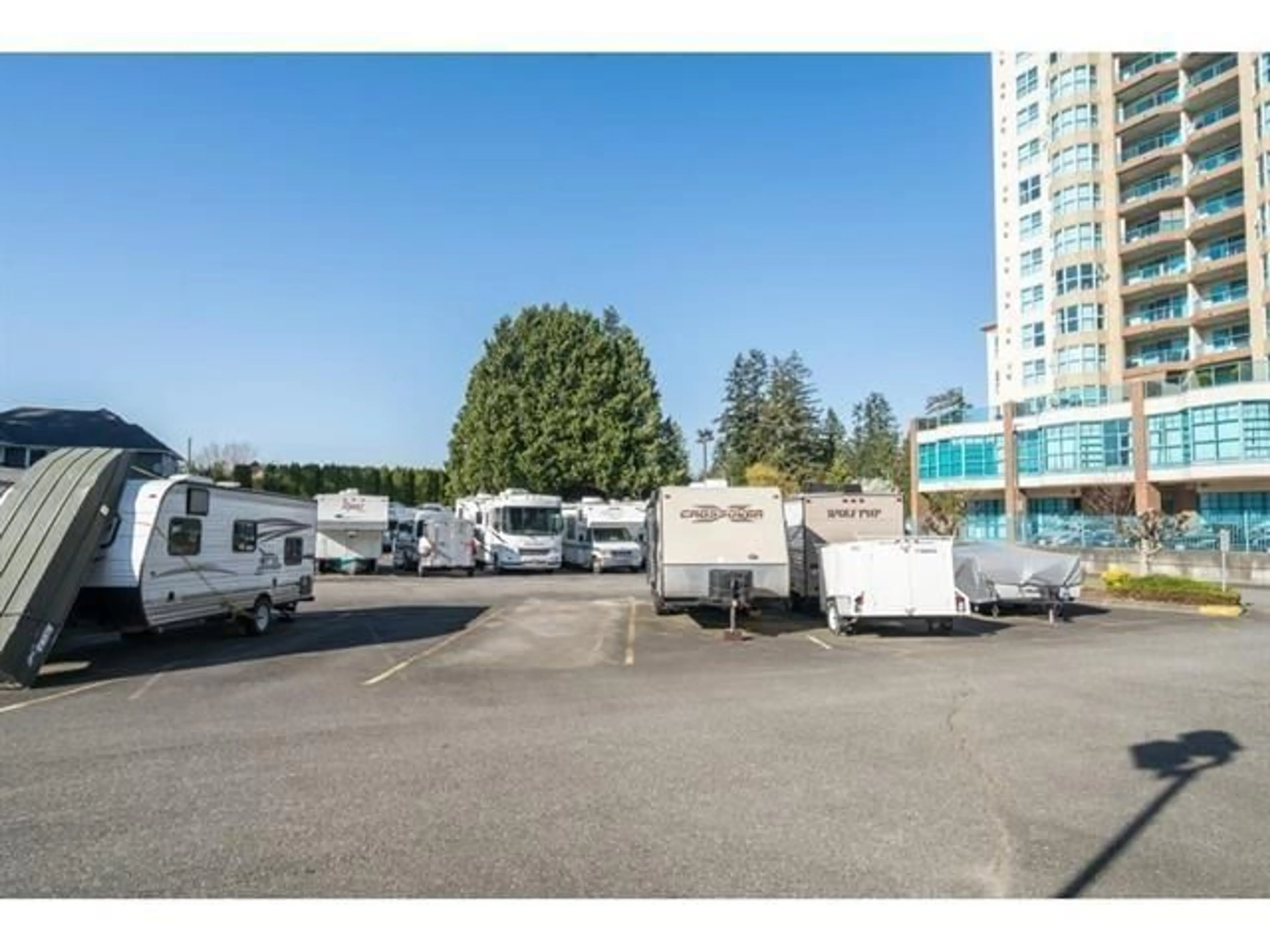 Parking for 333 - 31955 OLD YALE, Abbotsford British Columbia V2T4N1
