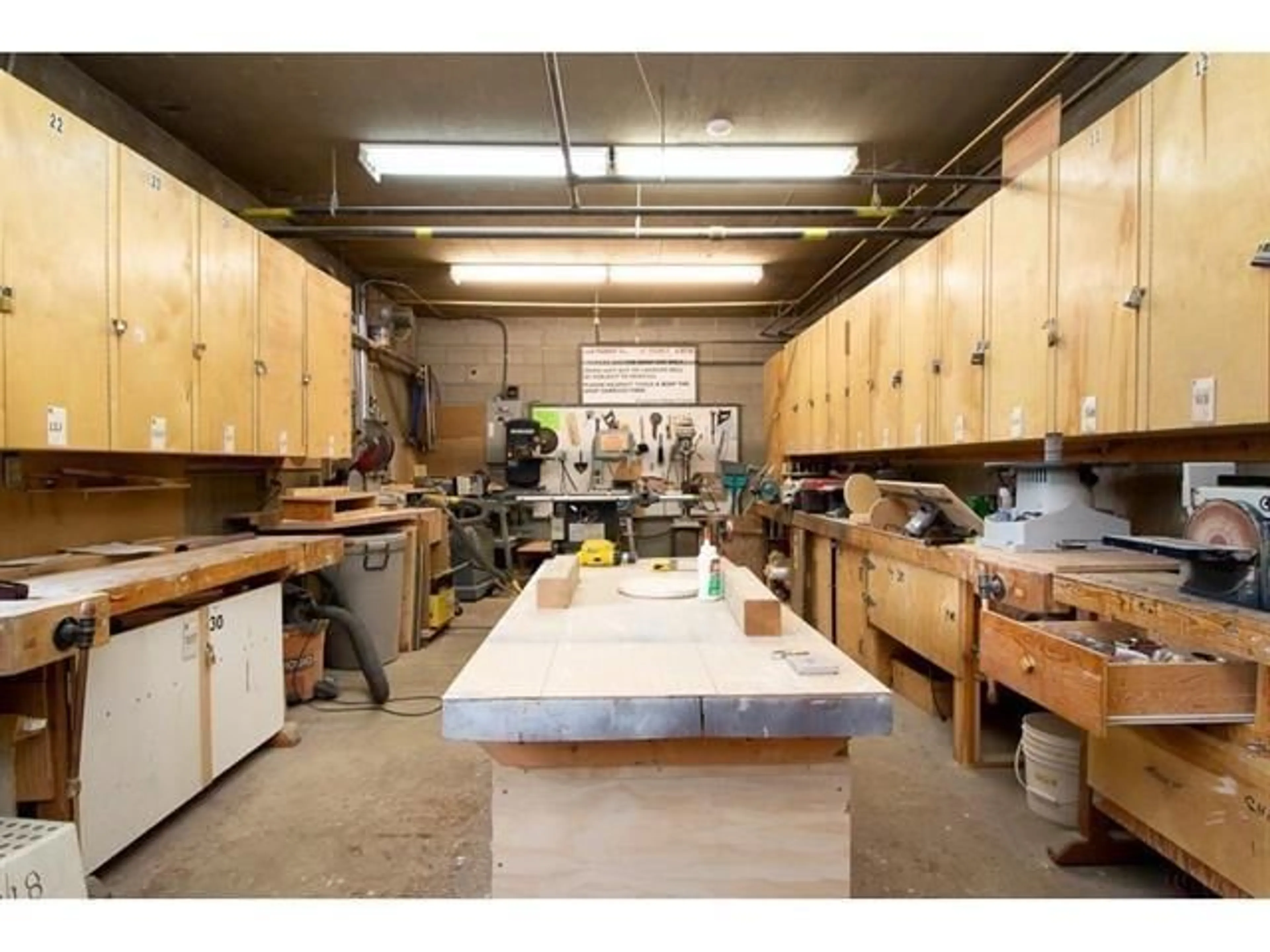 Standard kitchen, unknown for 333 - 31955 OLD YALE, Abbotsford British Columbia V2T4N1