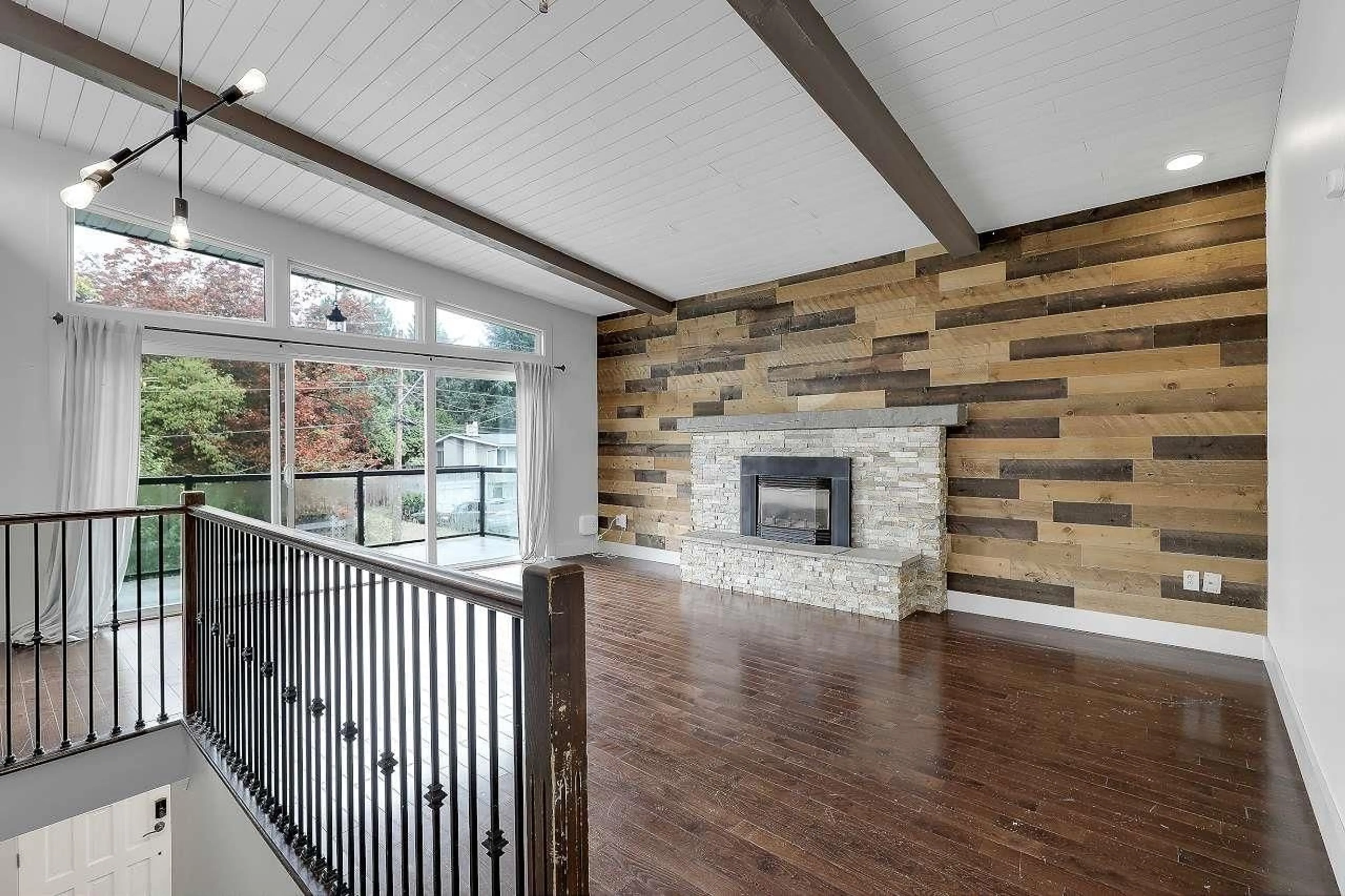 Indoor entryway for 34076 LARCH, Abbotsford British Columbia V2S2P5